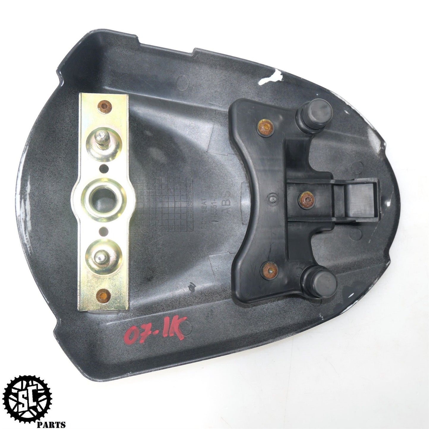 07 08 SUZUKI GSXR 1000 REAR PASSENGER SOLO SEAT COWL COVER S57