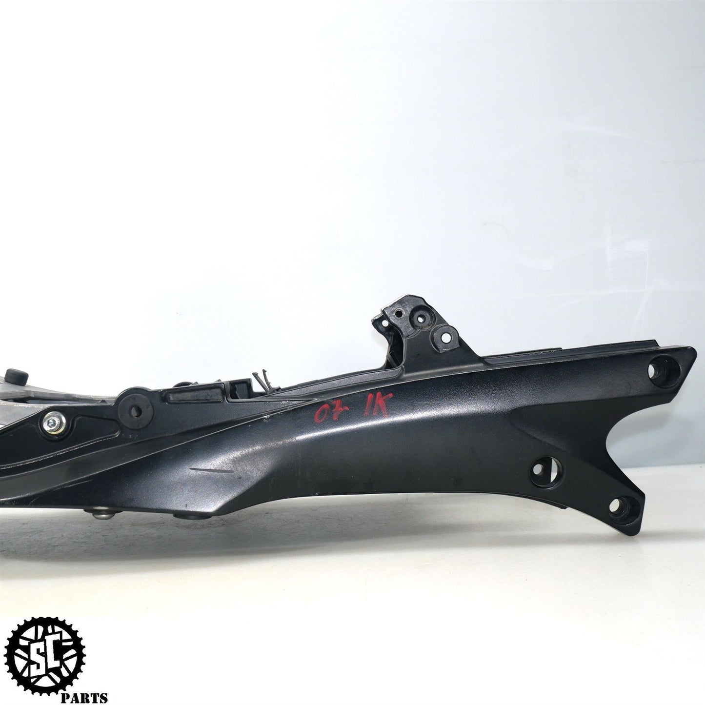 07 08 SUZUKI GSXR 1000 REAR SUB FRAME TAIL S57