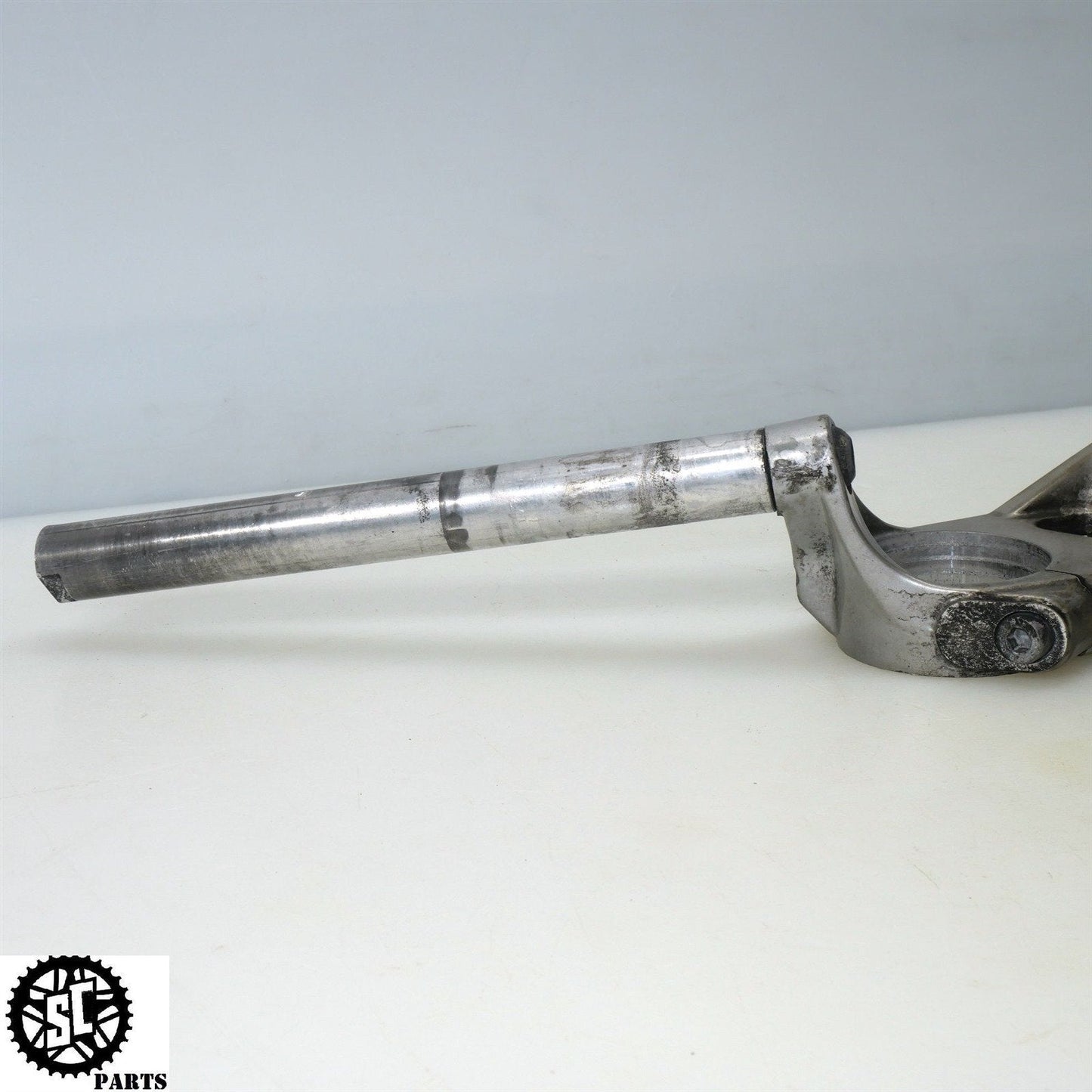 21-23 APRILIA RS660 UPPER TRIPLE TREE CLIP ON LEFT RIGHT 2B005253 A08