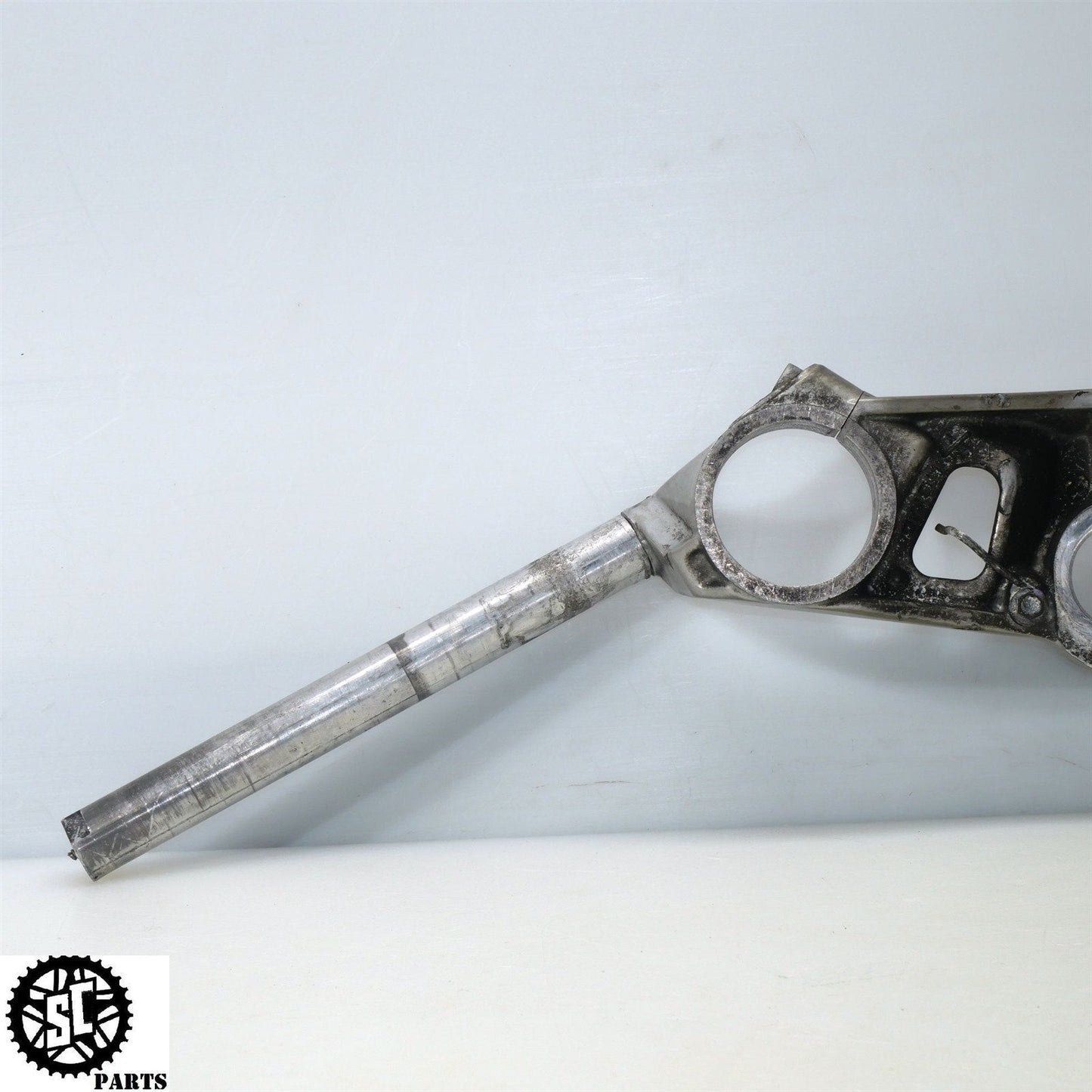 21-23 APRILIA RS660 UPPER TRIPLE TREE CLIP ON LEFT RIGHT 2B005253 A08