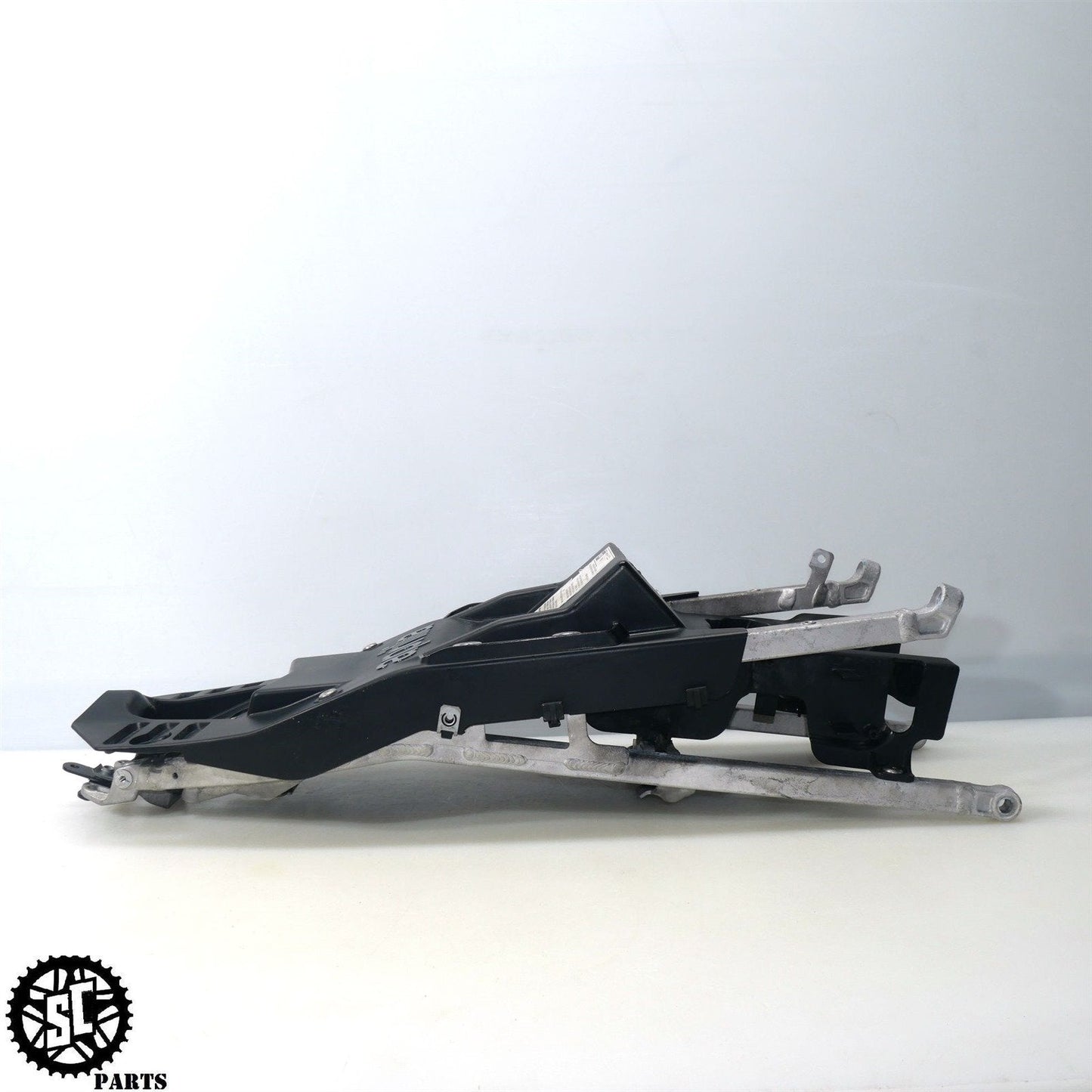 21-23 APRILIA RS660 REAR SUBFRAME TAIL BATTERY TRAY 2B008726 A08