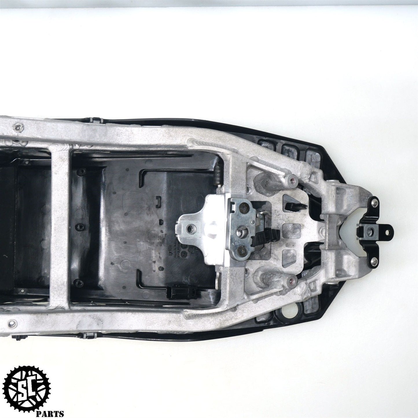 21-23 APRILIA RS660 REAR SUBFRAME TAIL BATTERY TRAY 2B008726 A08