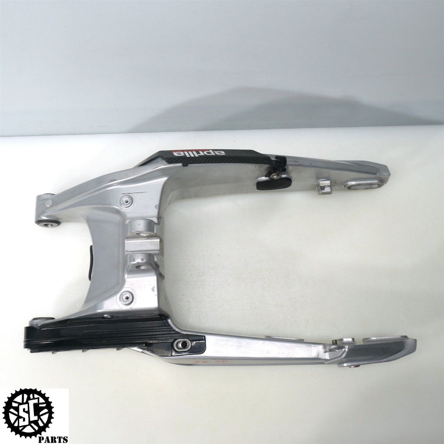 21-23 APRILIA RS660 REAR SWINGARM 2B007756 A08