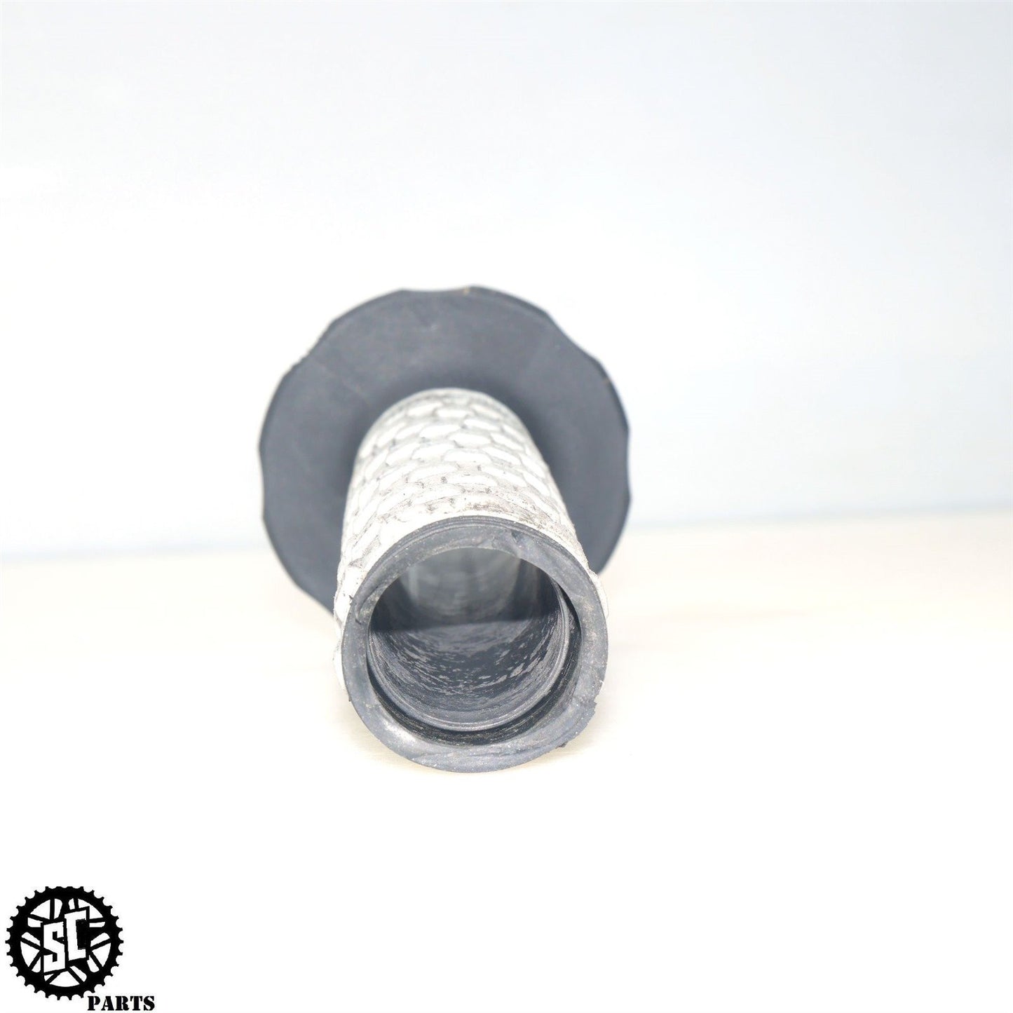 2010 KTM 990 ADVENTURE R THROTTLE TUBE HOUSING HANDLEBAR GRIP 58702010000 KT10