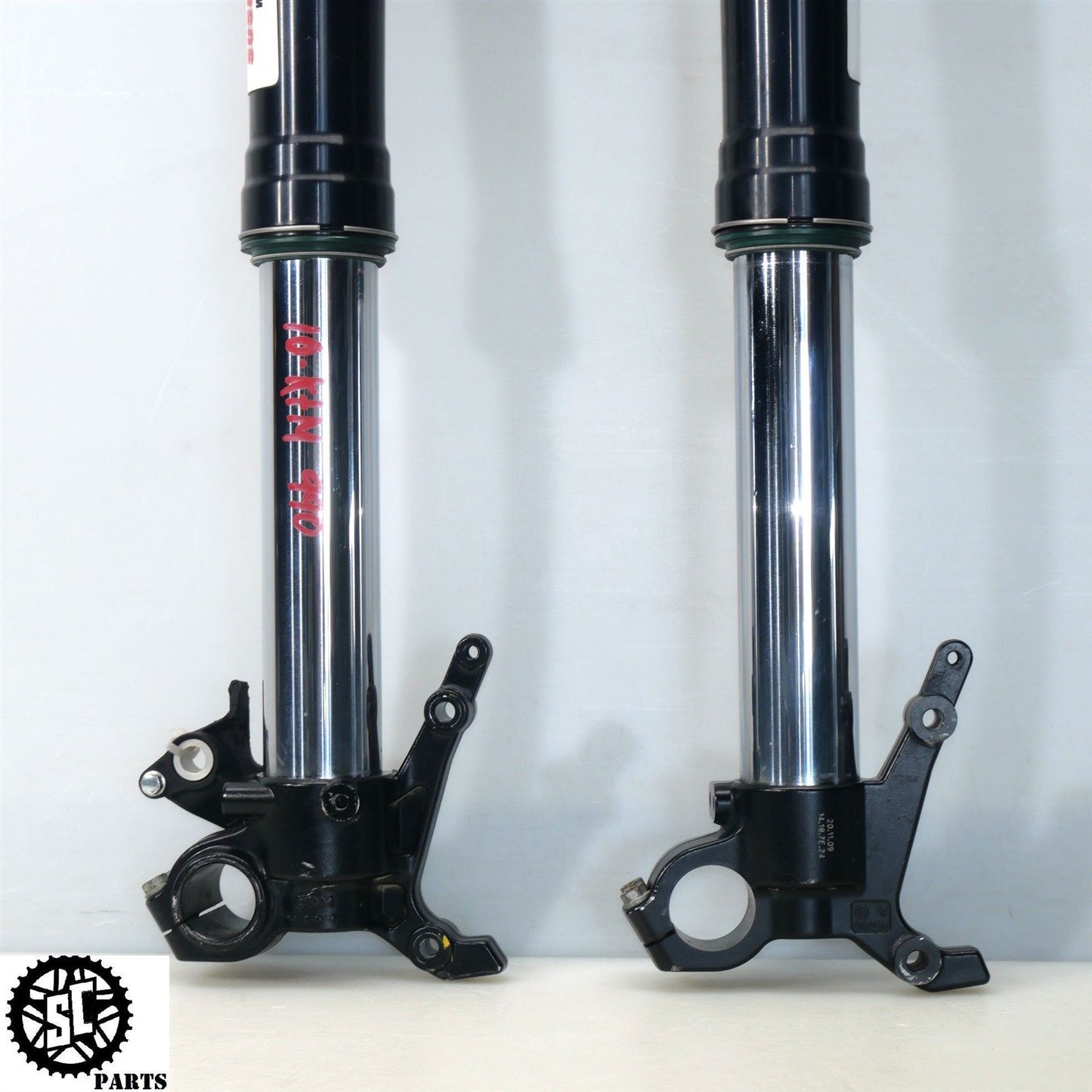 2010 KTM 990 ADVENTURE R FRONT FORK TUBE AIR VALVE 48600872S1 48600873S1 KT10