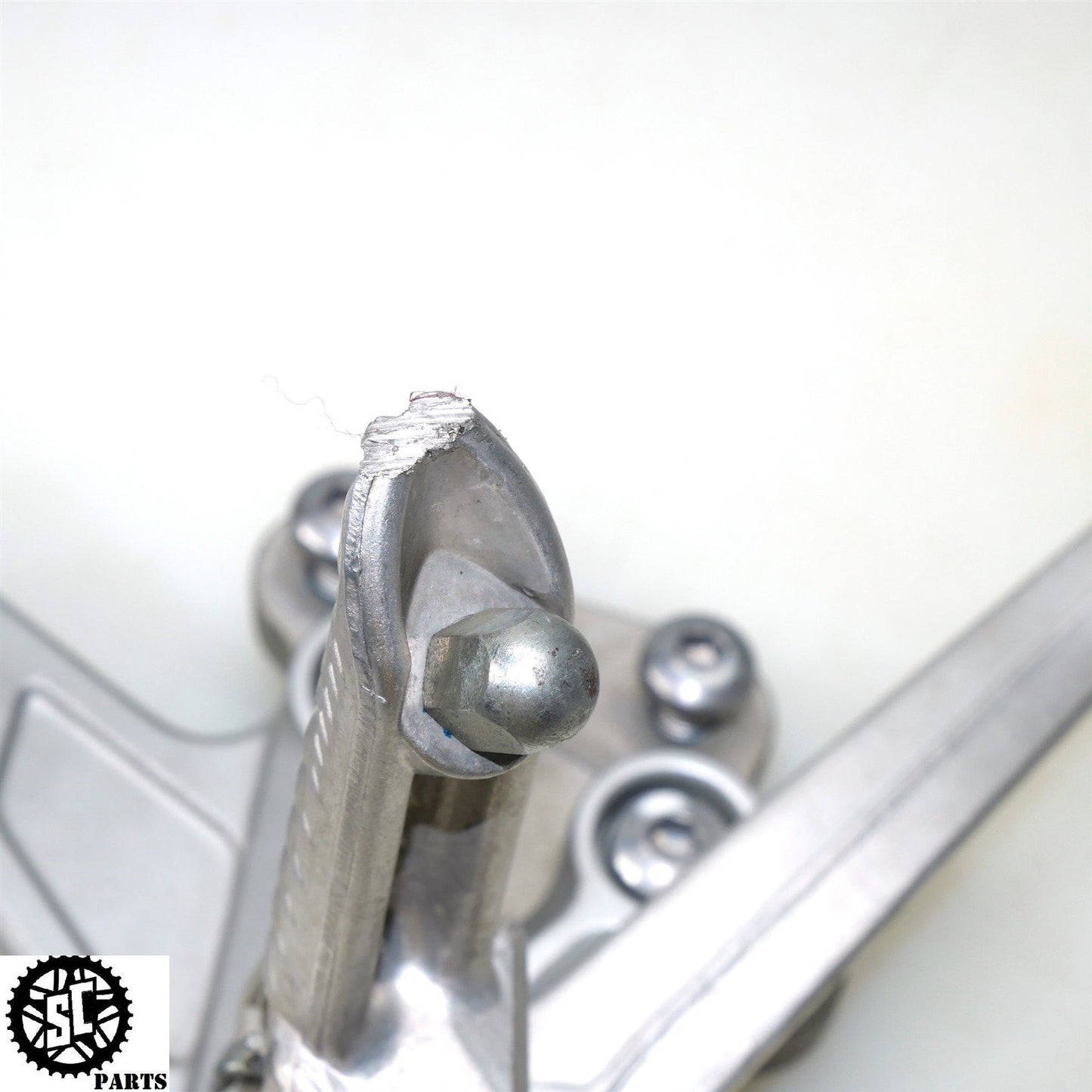 07 08 SUZUKI GSXR 1000 RIGHT REARSET FOOT PEG BRACKET S73