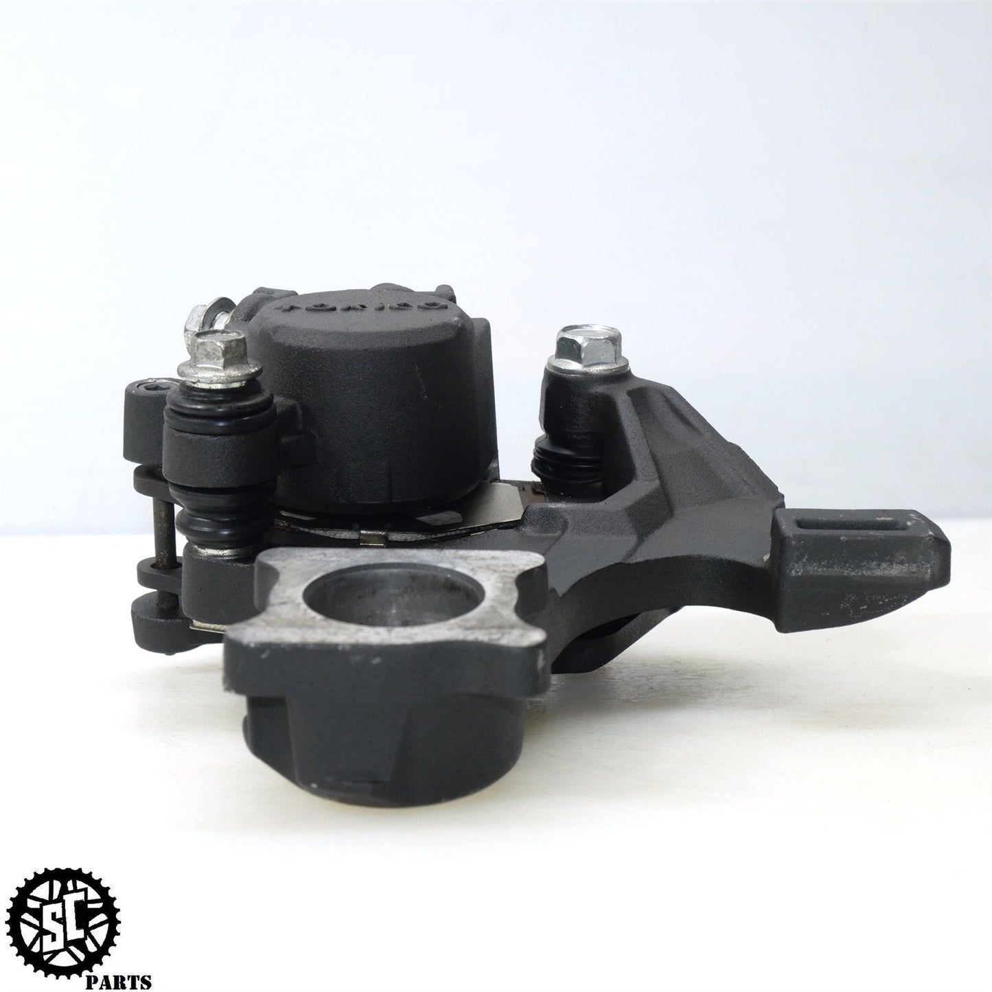 2007 SUZUKI GSXR 1000 REAR BRAKE CALIPER BRACKET S73