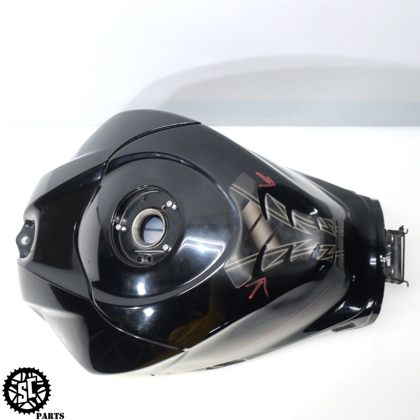 07 08 SUZUKI GSXR 1000 FUEL GAS TANK S73