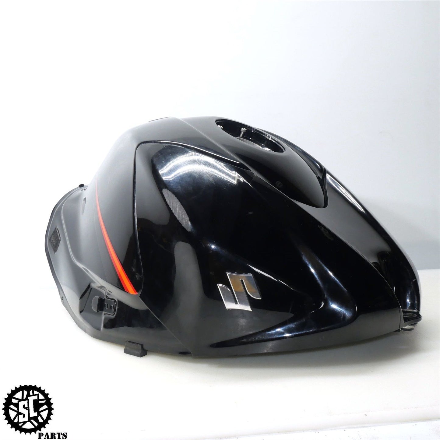 07 08 SUZUKI GSXR 1000 FUEL GAS TANK S73