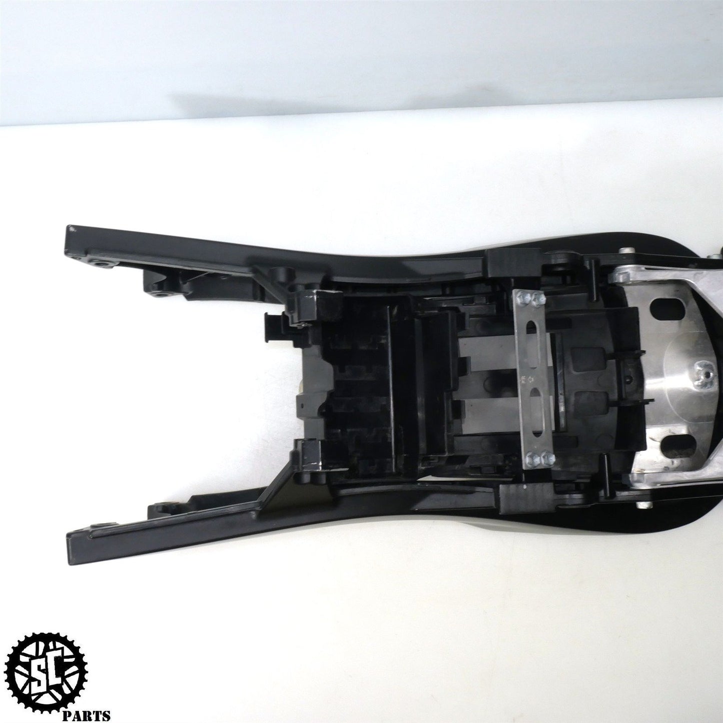 07 08 SUZUKI GSXR 1000 REAR SUBFRAME BACK TAIL FRAME S73