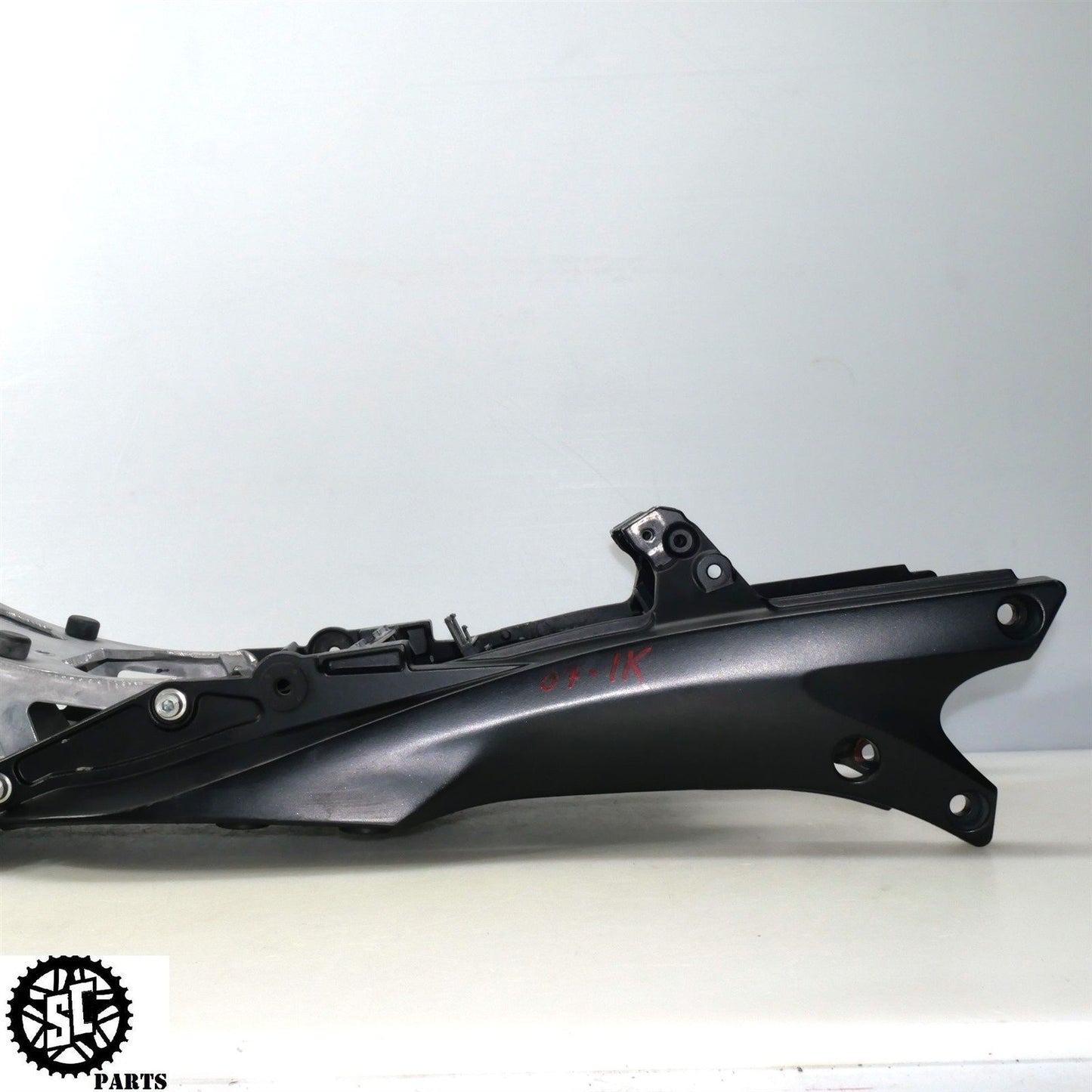 07 08 SUZUKI GSXR 1000 REAR SUBFRAME BACK TAIL FRAME S73