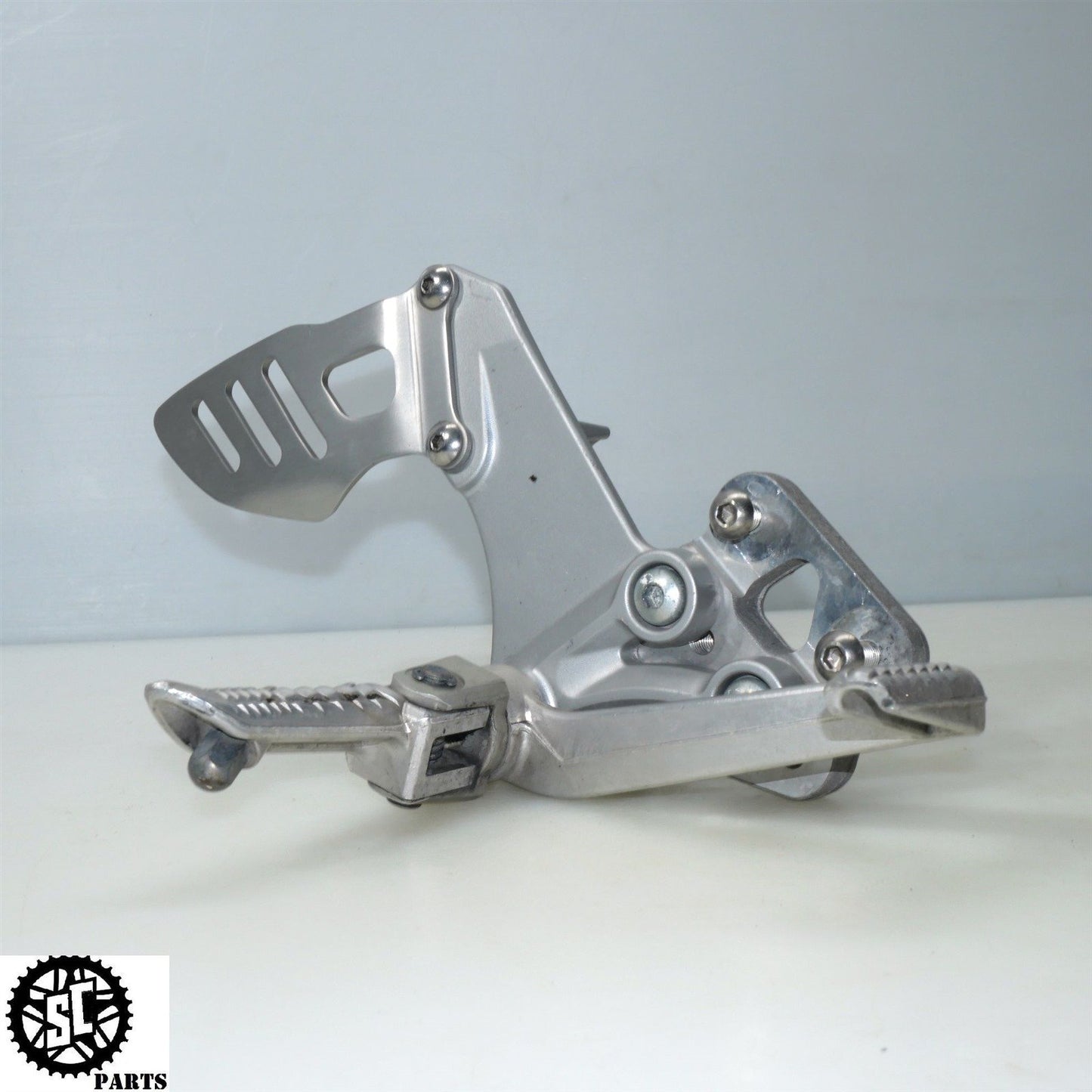 08 09 SUZUKI GSXR 600 RIGHT REARSET FRONT BRAKE PEDAL S45