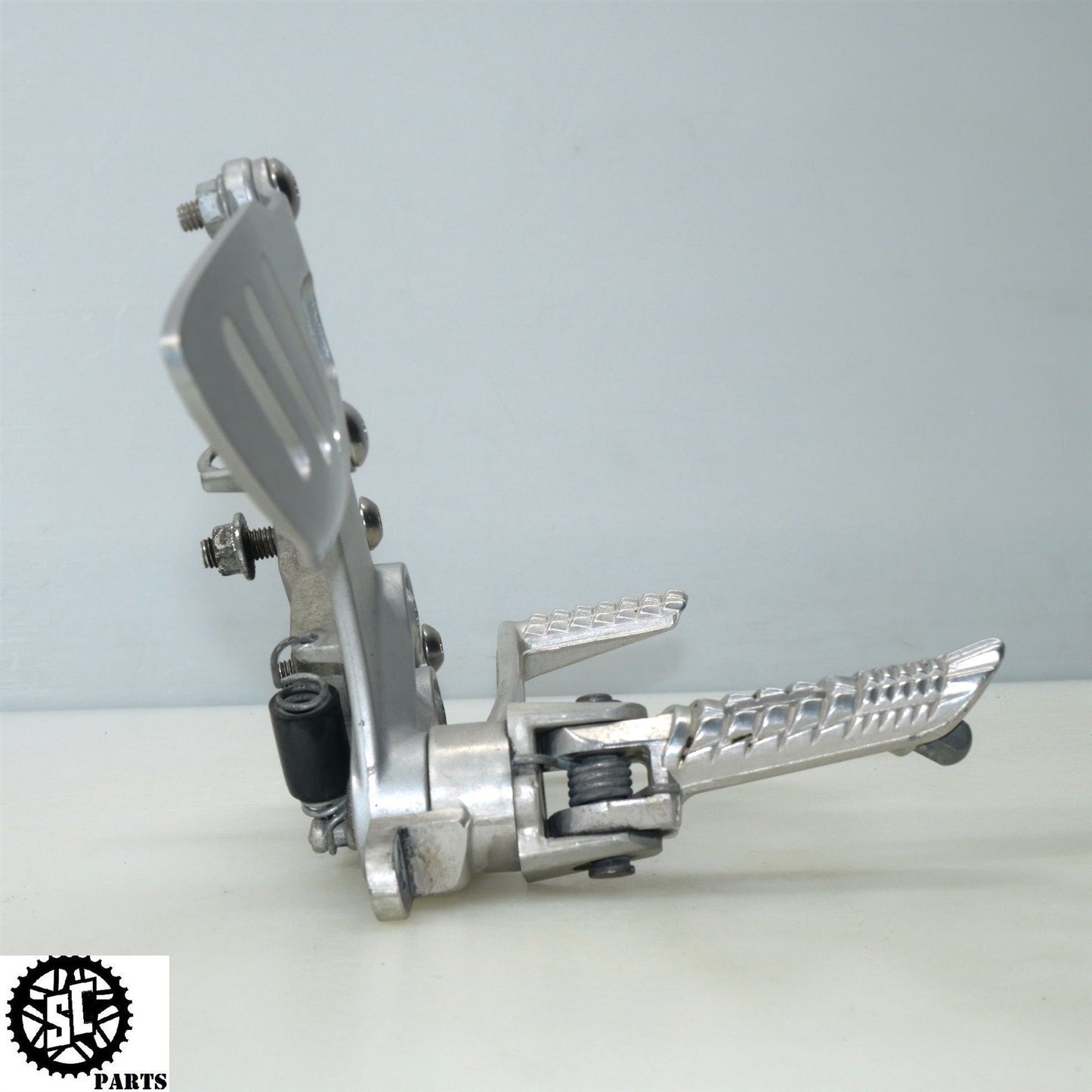 08 09 SUZUKI GSXR 600 RIGHT REARSET FRONT BRAKE PEDAL S45