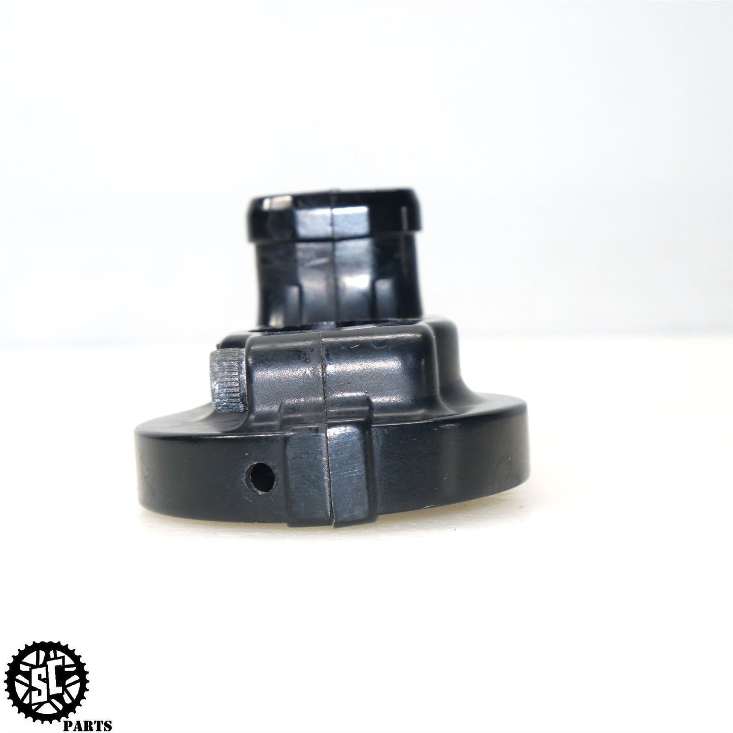 2009-2014 YAMAHA YZF R1 THROTTLE CABLE HOUSING BRACKET Y42