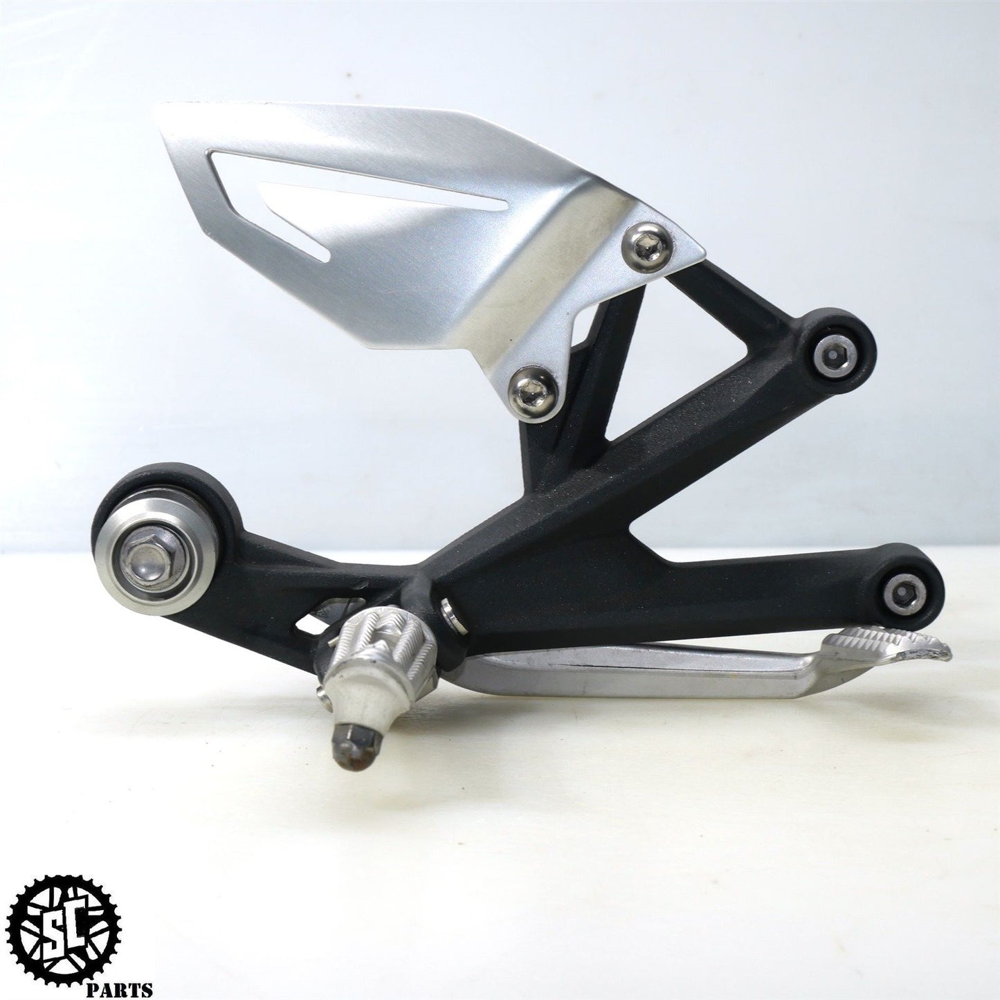 2013-2017 TRIUMPH DAYTONA 675 RIGHT REARSET FRONT FOOT PEG BRAKE PEDAL T31