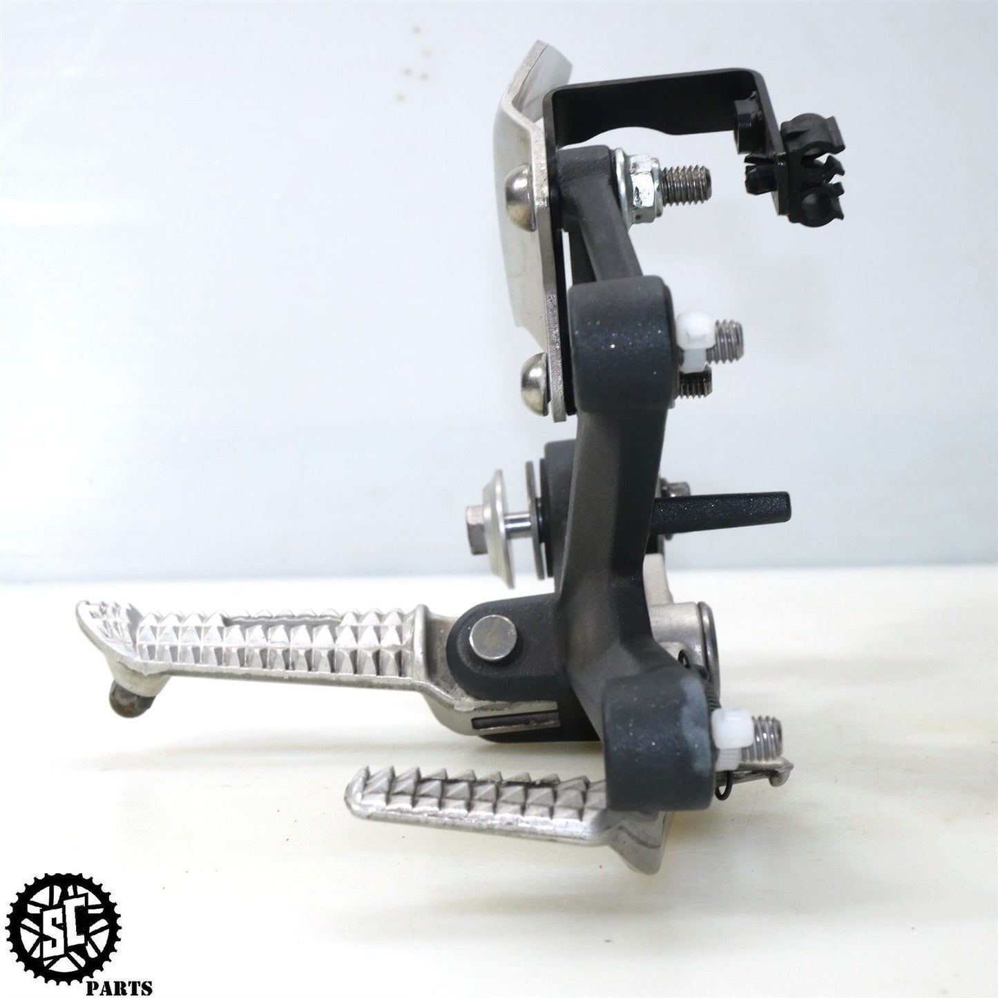 2013-2017 TRIUMPH DAYTONA 675 RIGHT REARSET FRONT FOOT PEG BRAKE PEDAL T31