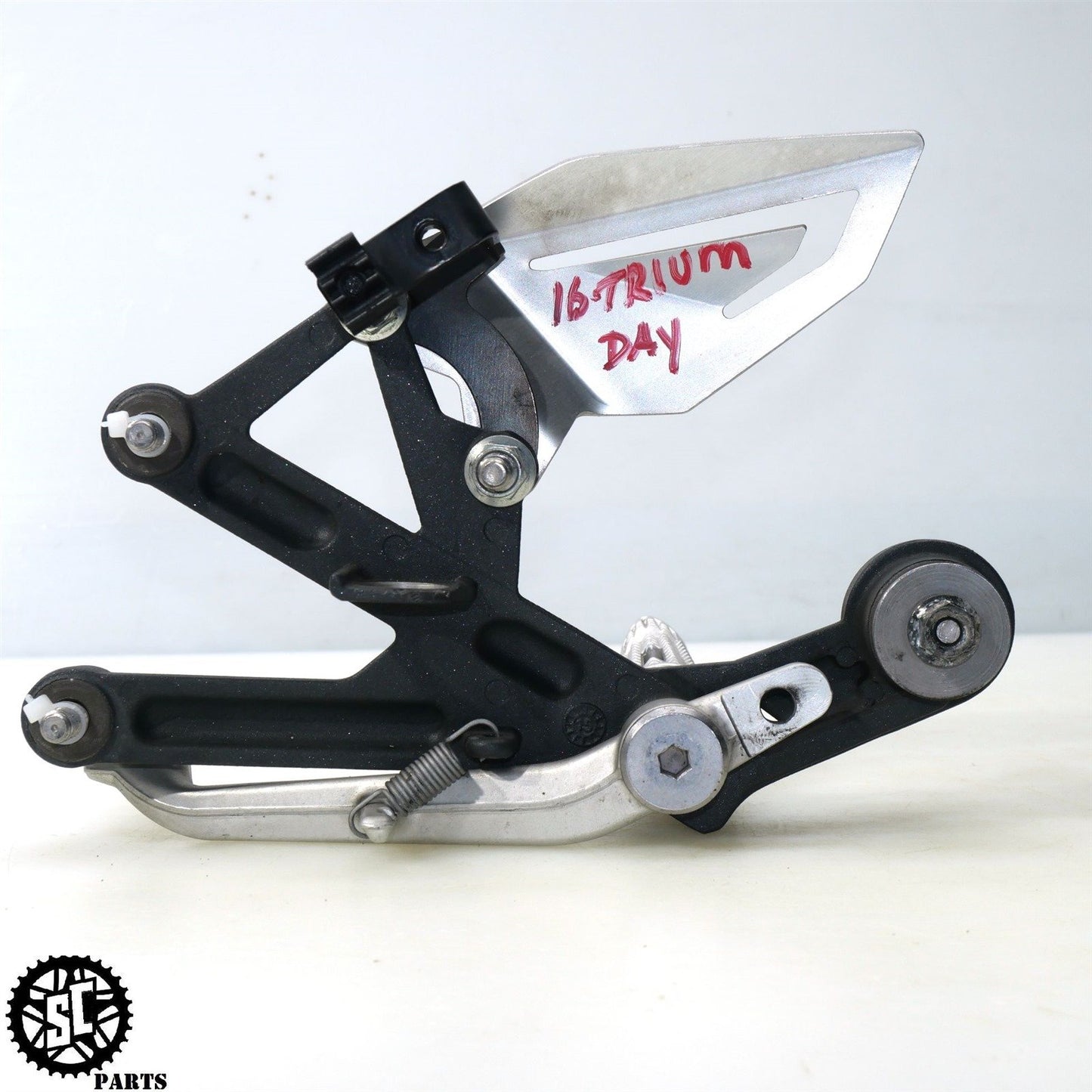 2013-2017 TRIUMPH DAYTONA 675 RIGHT REARSET FRONT FOOT PEG BRAKE PEDAL T31
