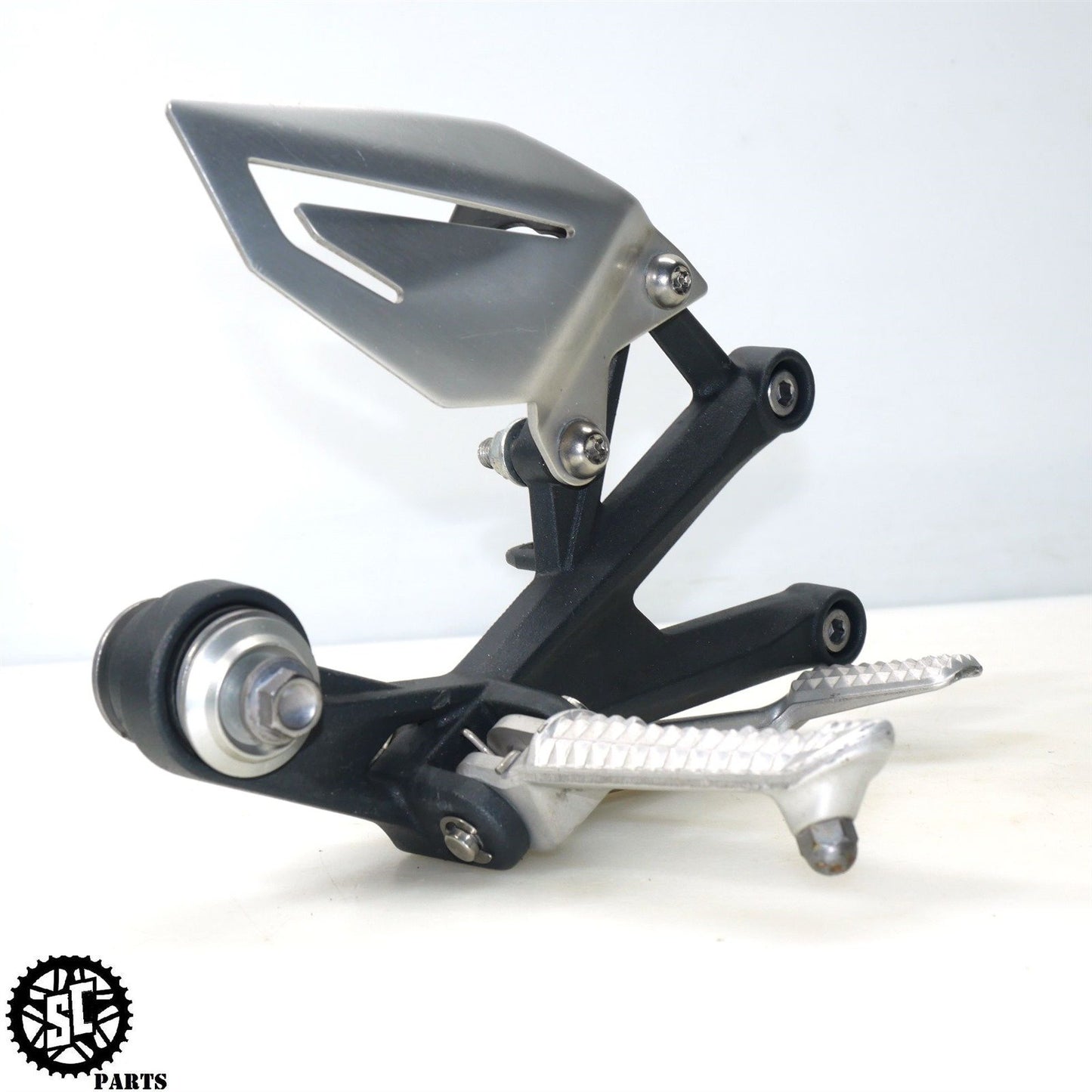2013-2017 TRIUMPH DAYTONA 675 RIGHT REARSET FRONT FOOT PEG BRAKE PEDAL T31