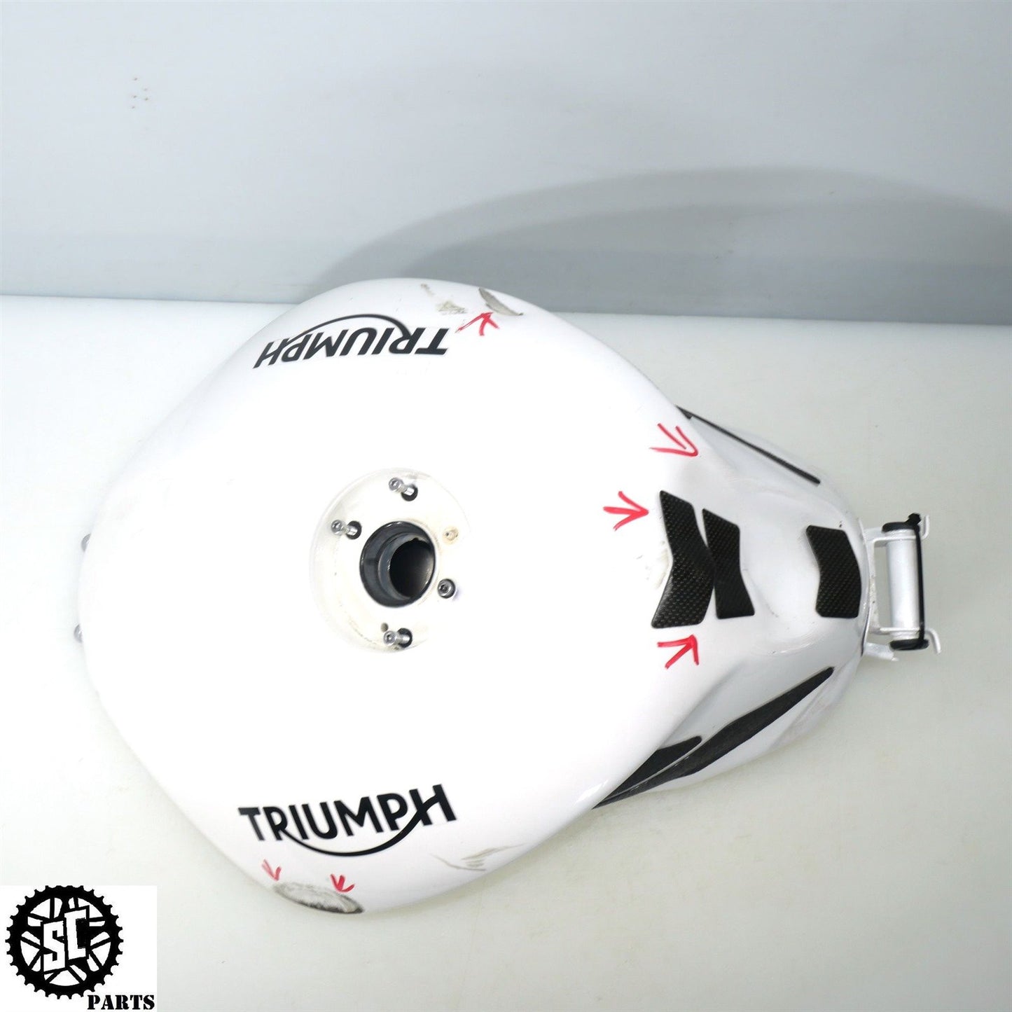 13-17 TRIUMPH DAYTONA 675 R FUEL GAS TANK T31