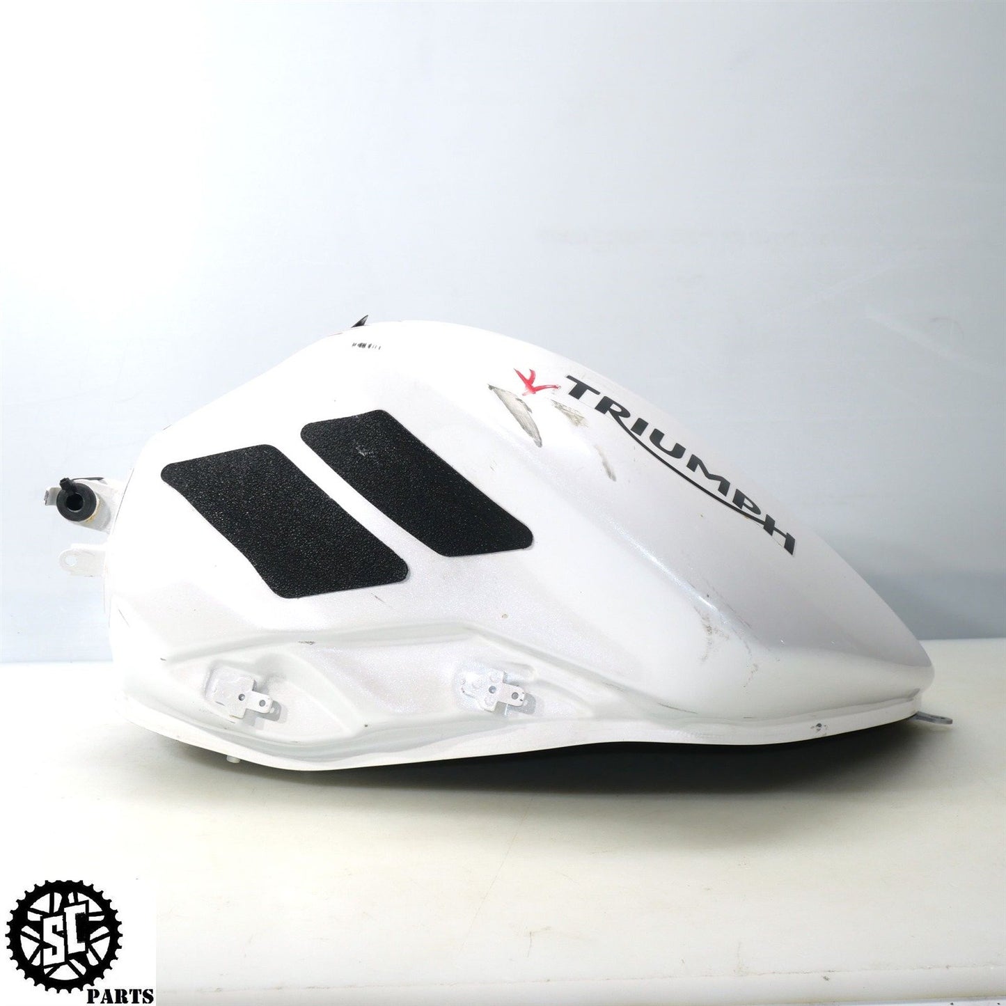 13-17 TRIUMPH DAYTONA 675 R FUEL GAS TANK T31