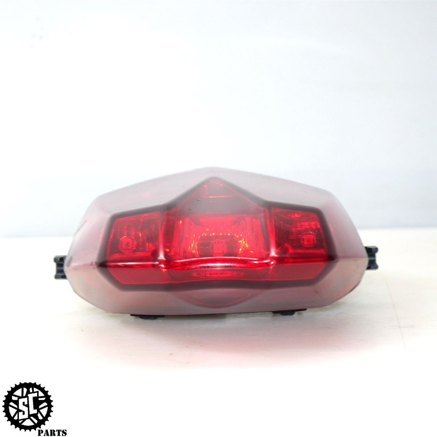 13-17 TRIUMPH DAYTONA 675 R REAR TAIL BRAKE LIGHT T2700631 T31