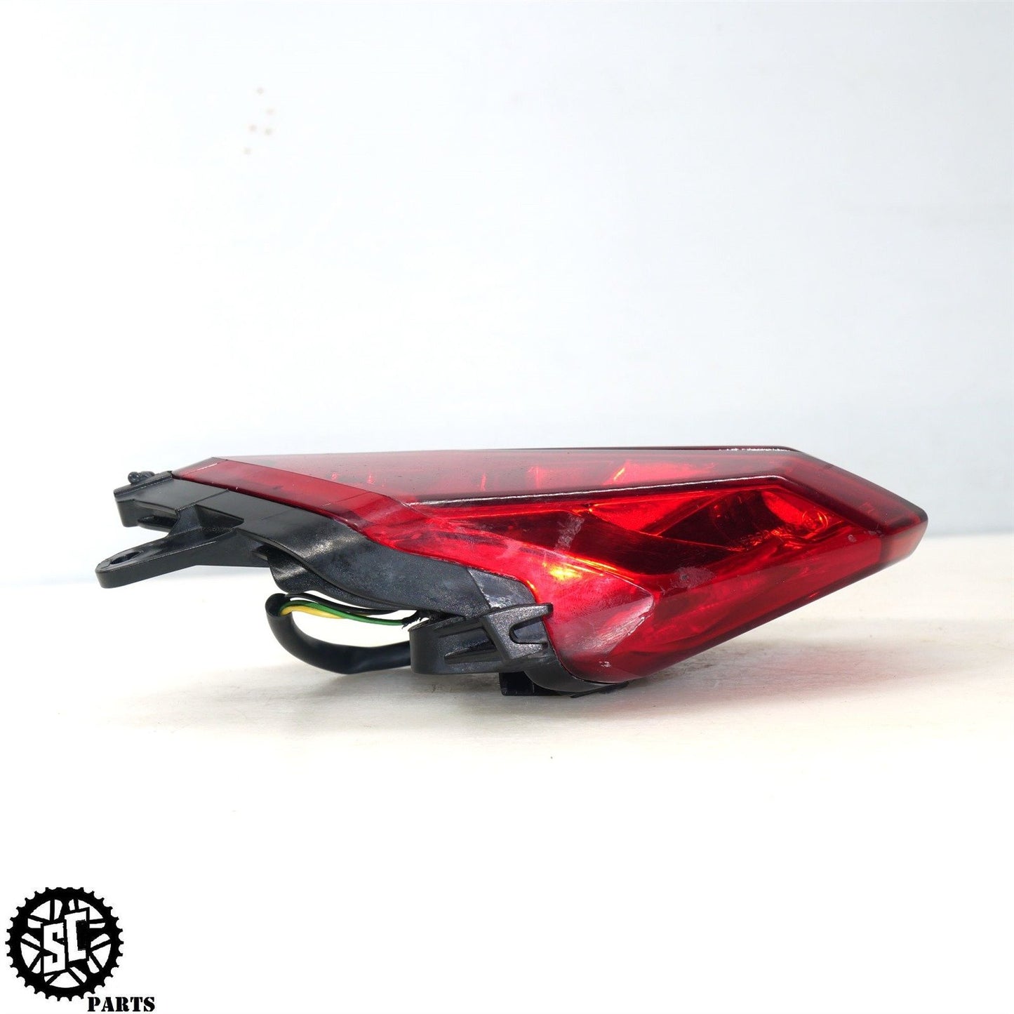 13-17 TRIUMPH DAYTONA 675 R REAR TAIL BRAKE LIGHT T2700631 T31