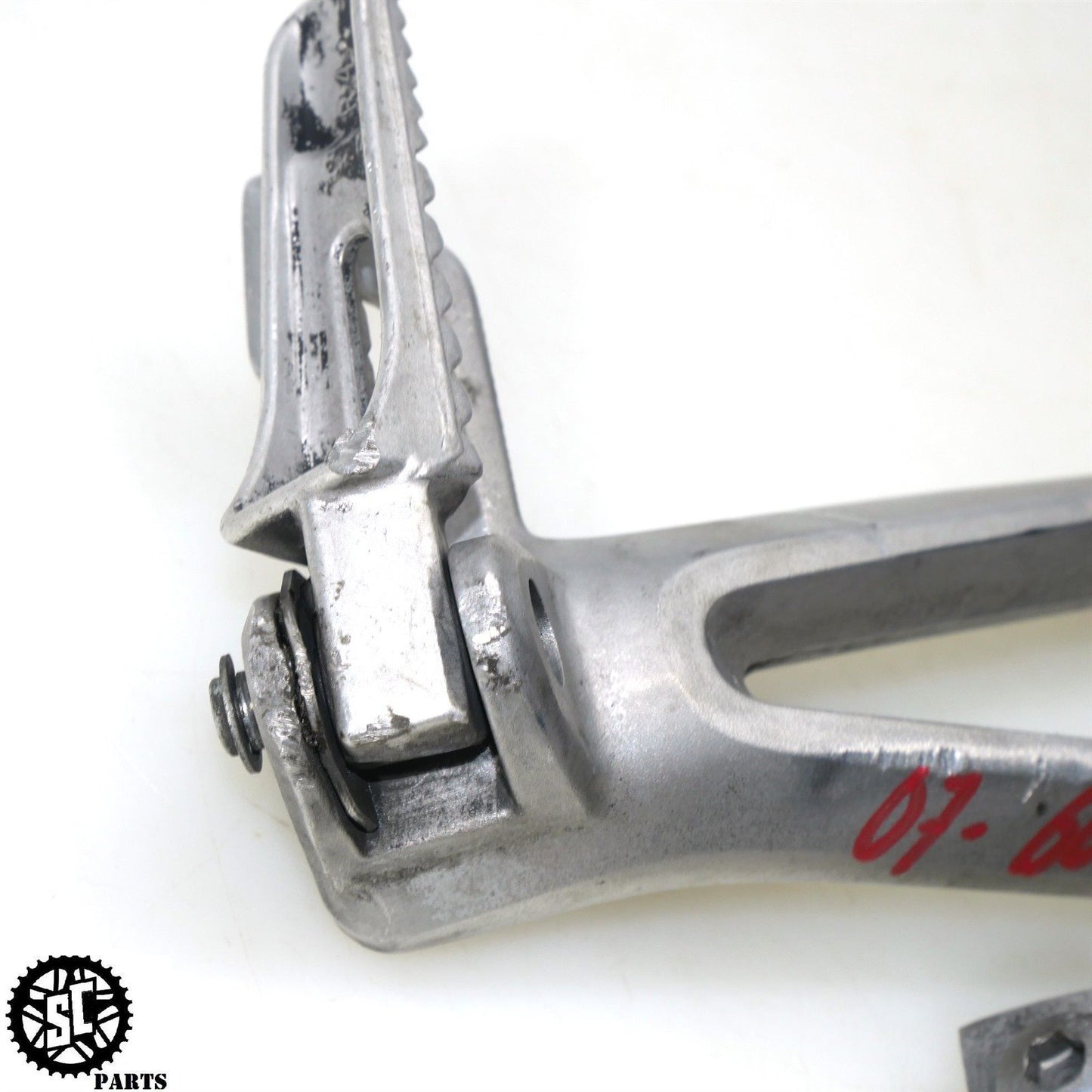 2007 SUZUKI GSXR 600 REAR PASSENGER BACK PEGS S71