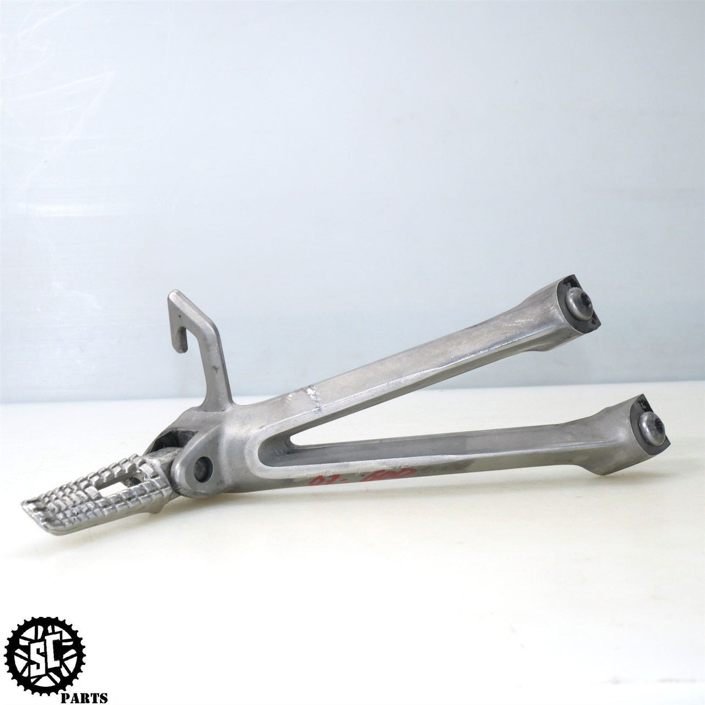 2007 SUZUKI GSXR 600 REAR PASSENGER BACK PEGS S71