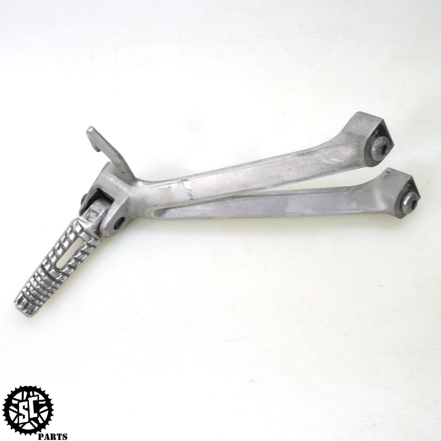 2007 SUZUKI GSXR 600 REAR PASSENGER BACK PEGS S71