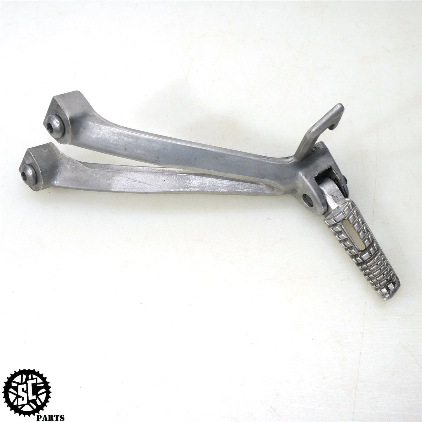 2007 SUZUKI GSXR 600 REAR PASSENGER BACK PEGS S71