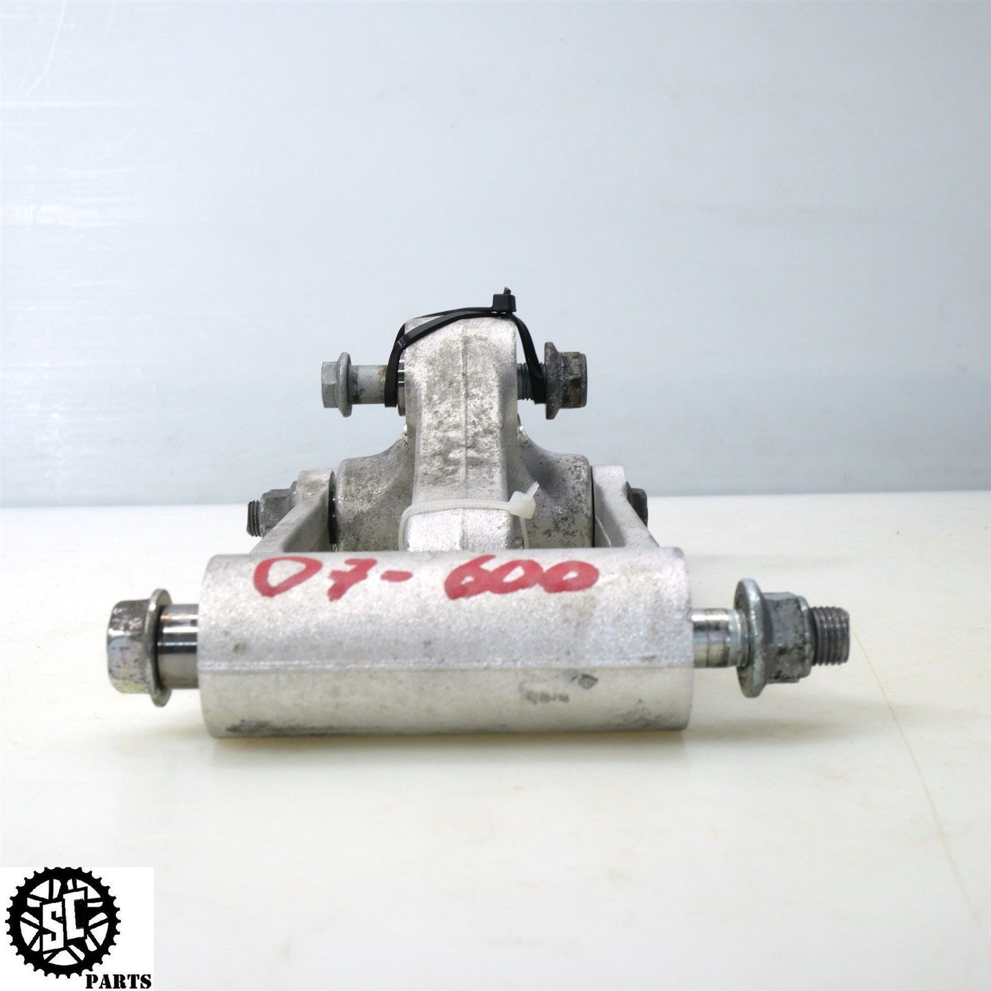 2007 SUZUKI GSXR 600 REAR SHOCK SUSPENSION LINKAGE S71