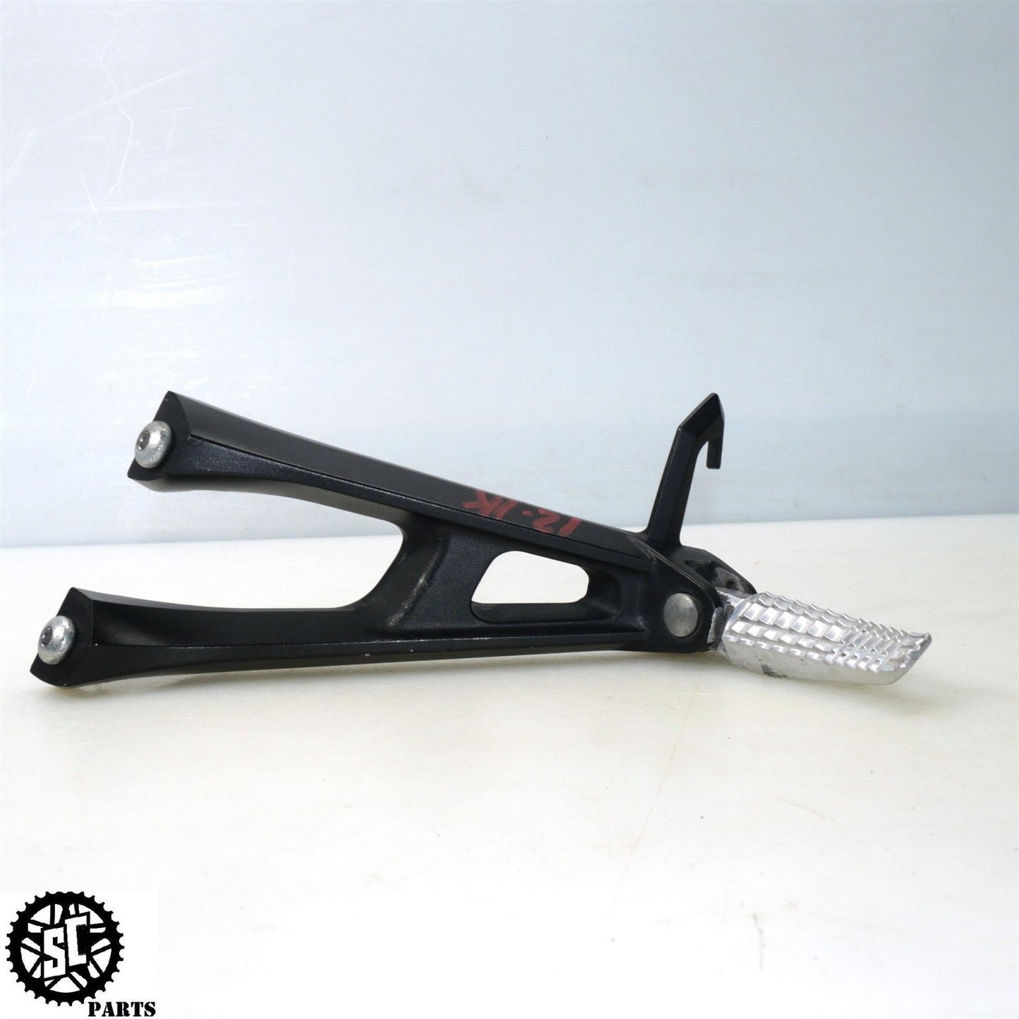 2012-2016 SUZUKI GSXR 1000 REAR PASSENGER FOOT PEGS S60