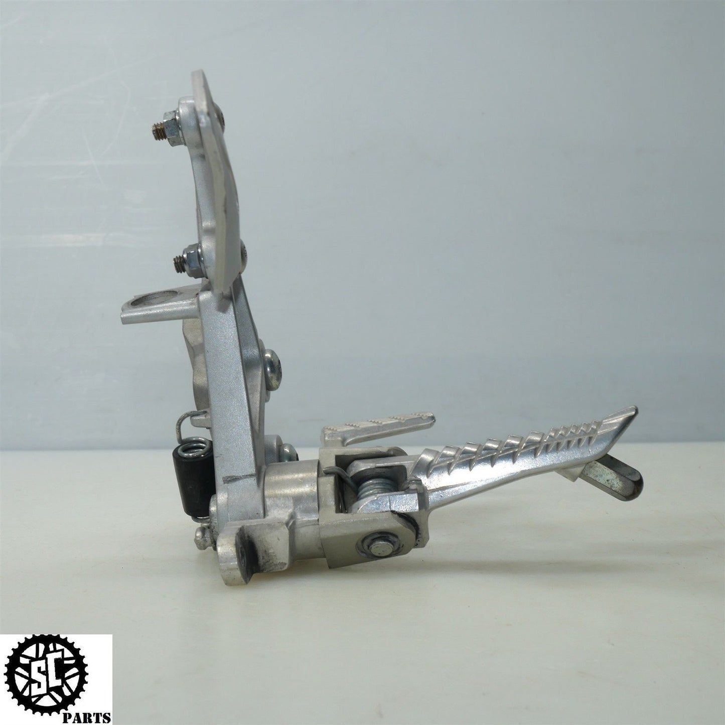 2012 SUZUKI GSXR 1000 RIGHT REARSET FRONT PEG BRAKE PEDAL 60