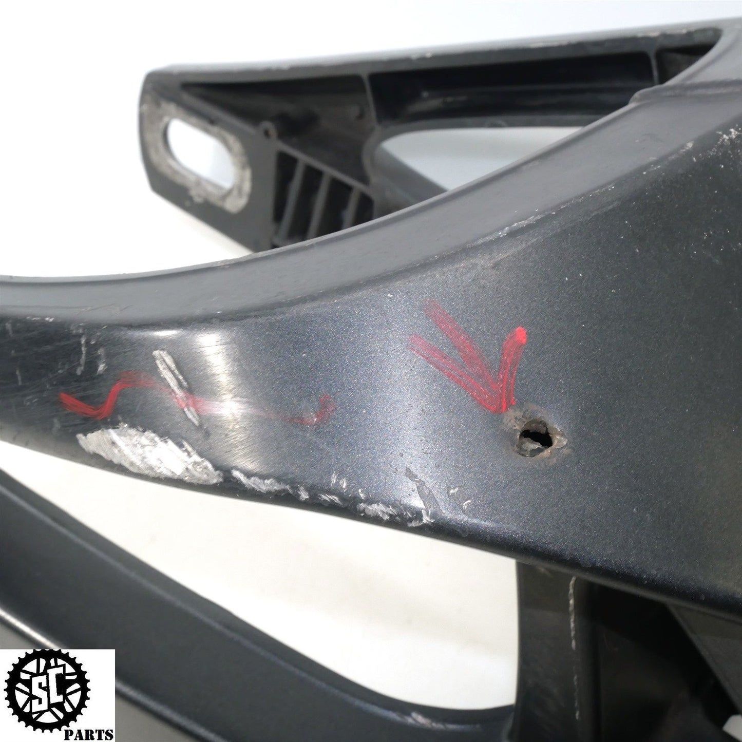 2004 05 06 YAMAHA YZF R1 REAR SWINGARM Y02