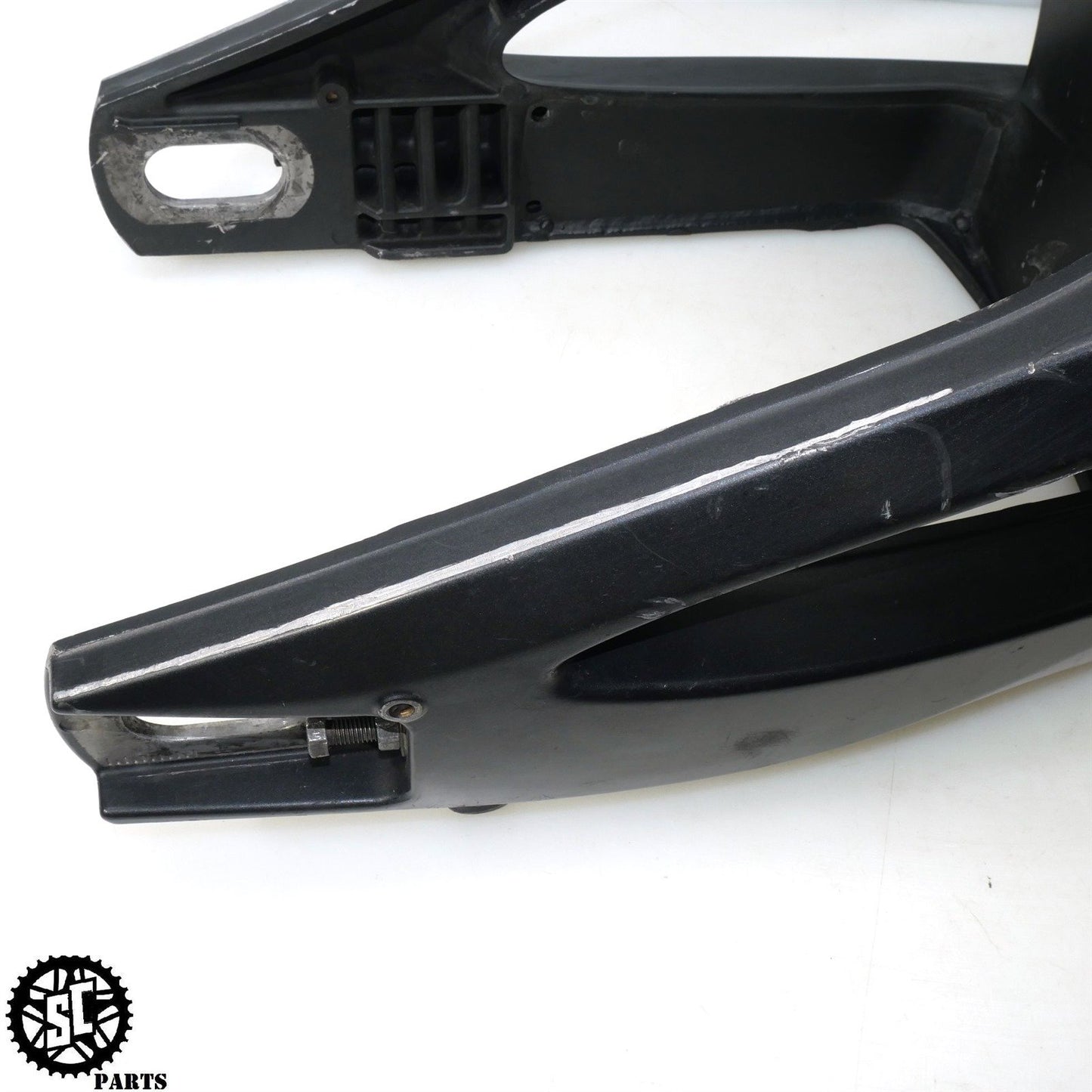 2004 05 06 YAMAHA YZF R1 REAR SWINGARM Y02