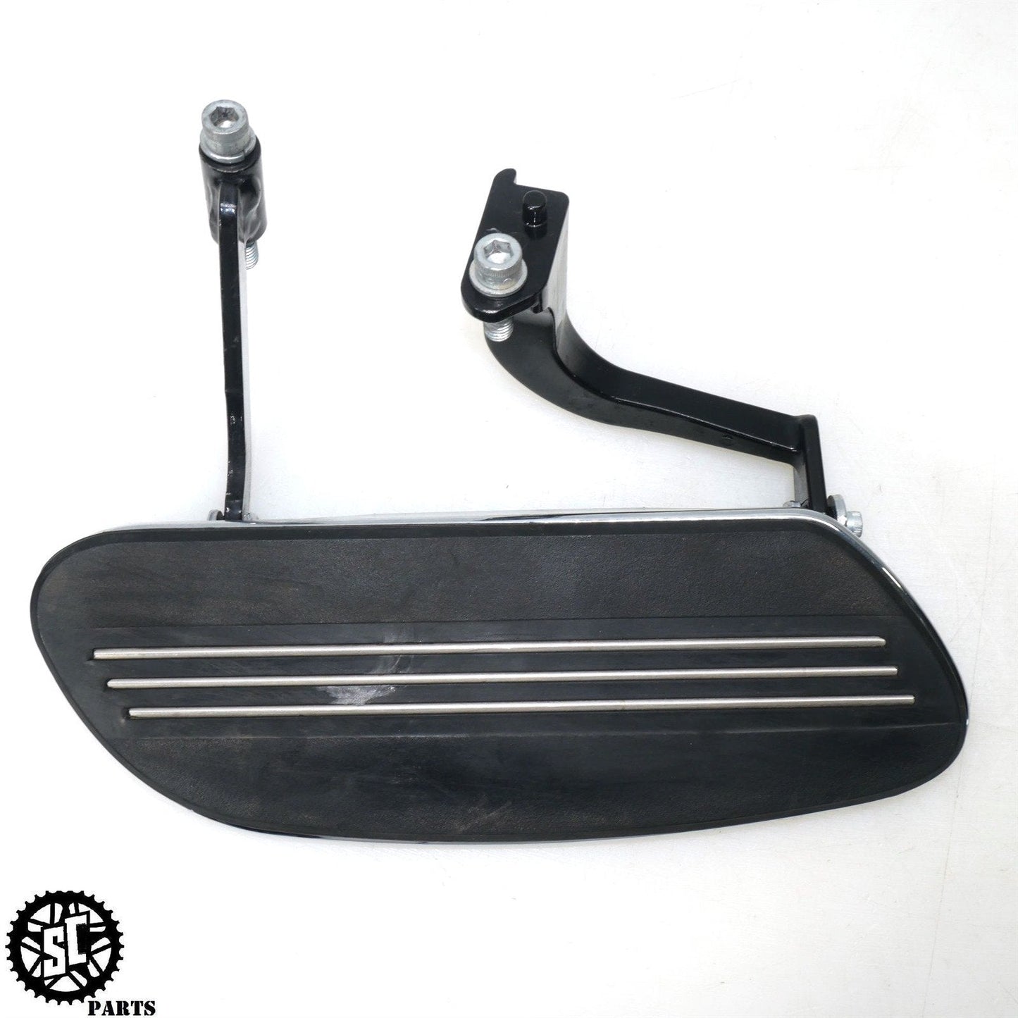 2023 HARLEY DAVIDSON ROAD GLIDE STREAMLINER LEFT FRONT FLOOR BOARD BRACKET HD47