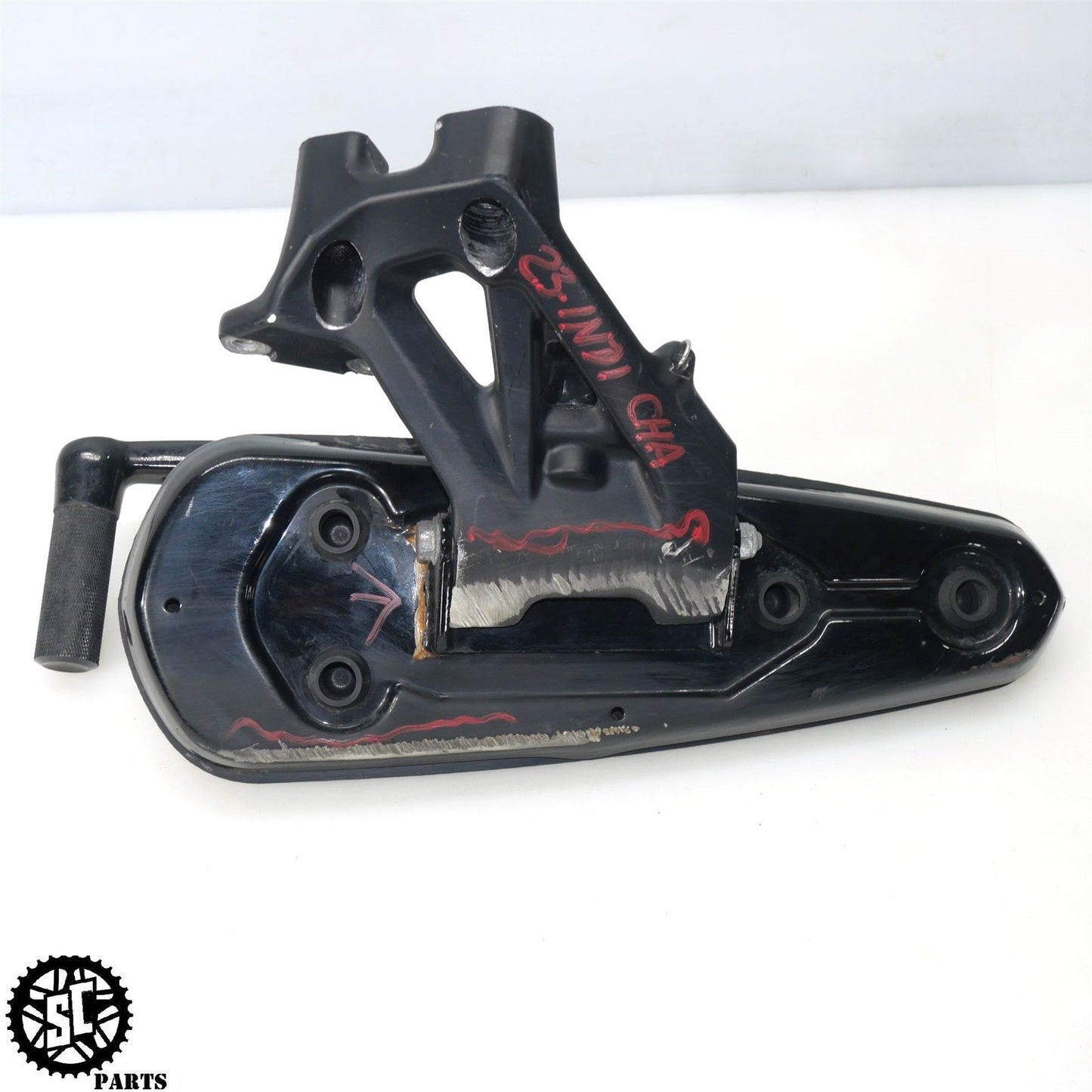 2023 20-24 INDIAN CHALLENGER RIGHT FRONT FLOORBOARD BRACKET 5143227-463 HD54