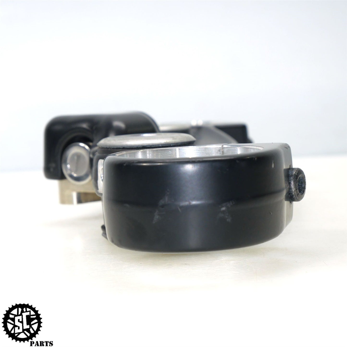 2023 20-24 INDIAN CHALLENGER UPPER TRIPLE TREE CLAMP FORK LOCK 5142287-463 HD54