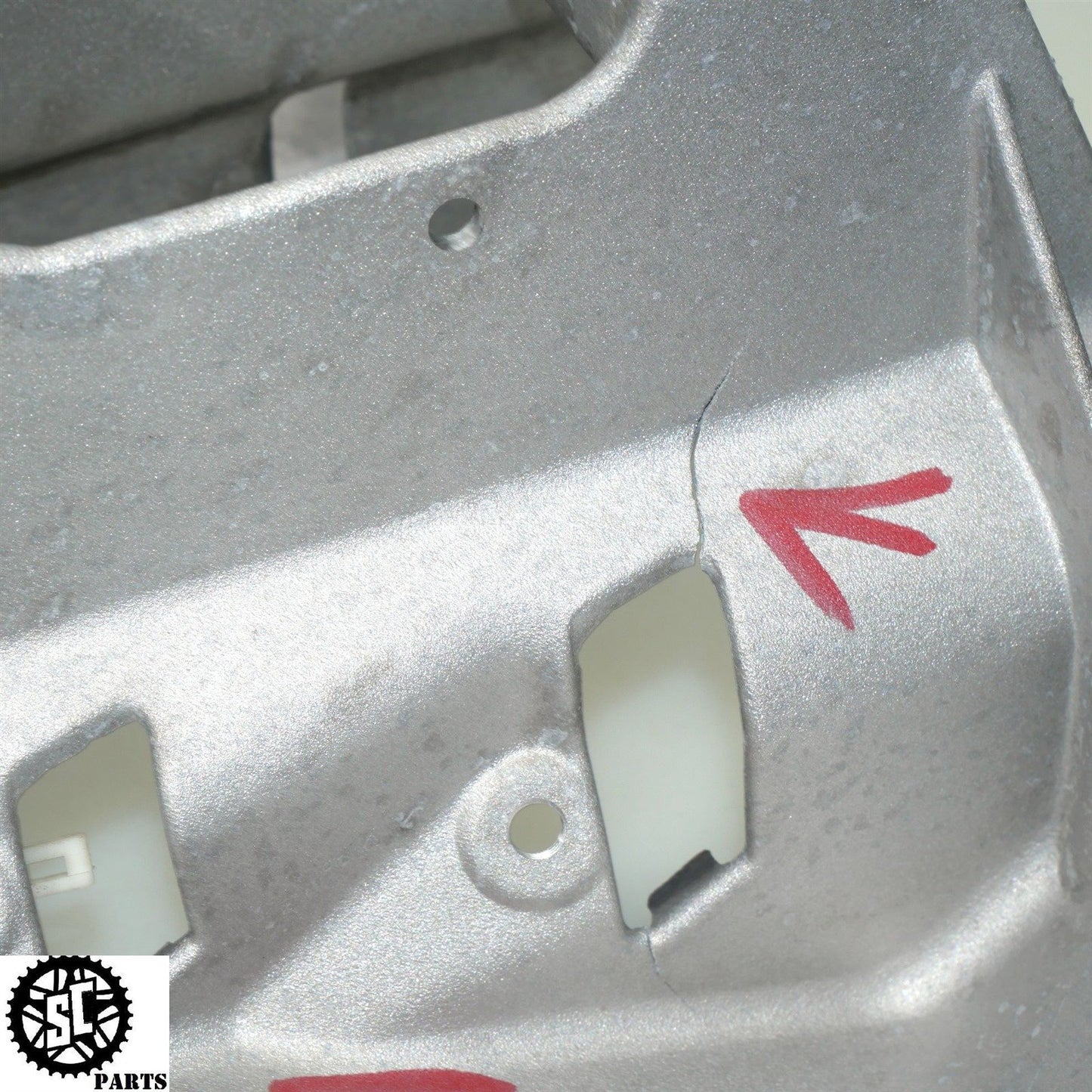 2023 20-24 INDIAN CHALLENGER FRONT UPPER FAIRING STAY BRACKET 5639343 HD54