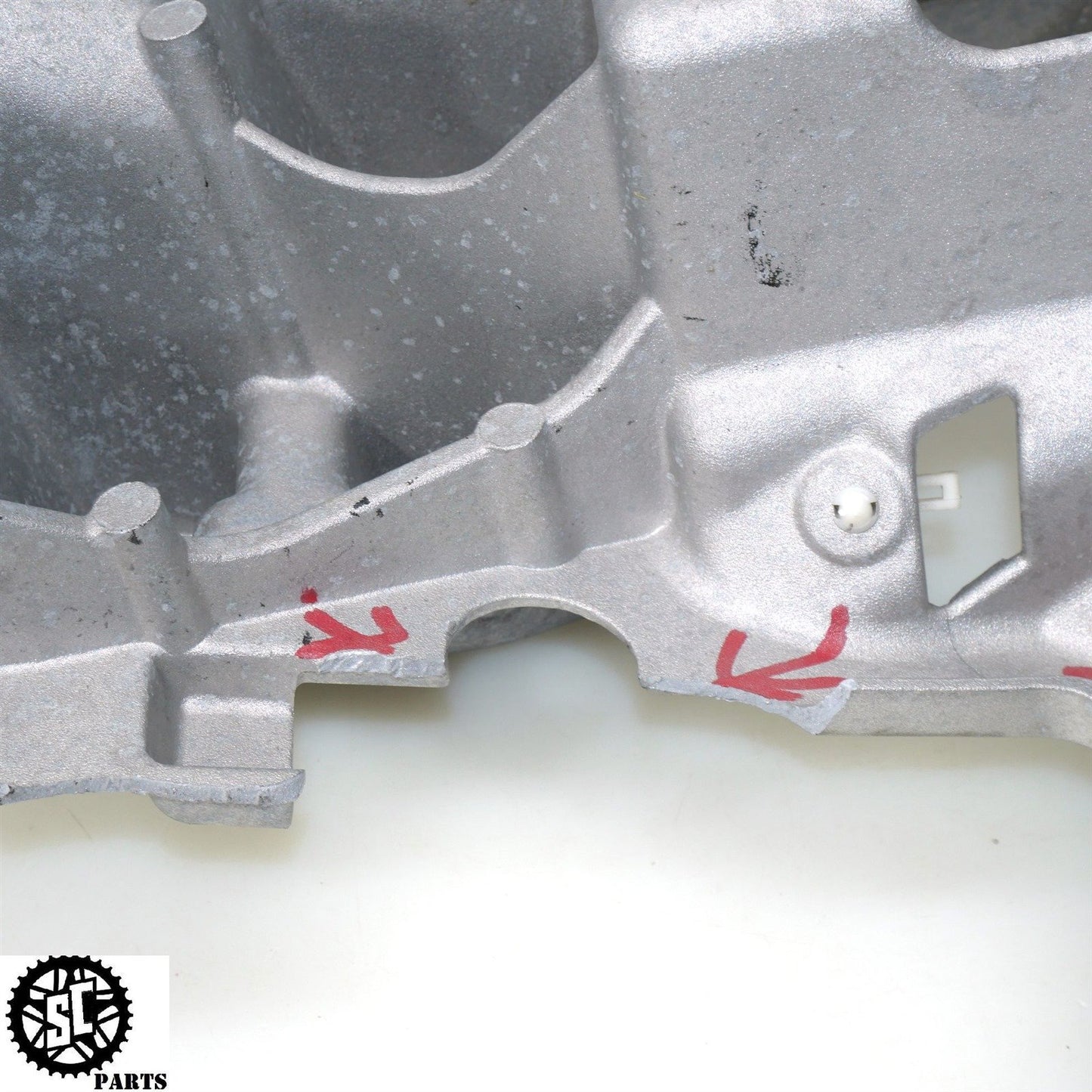2023 20-24 INDIAN CHALLENGER FRONT UPPER FAIRING STAY BRACKET 5639343 HD54