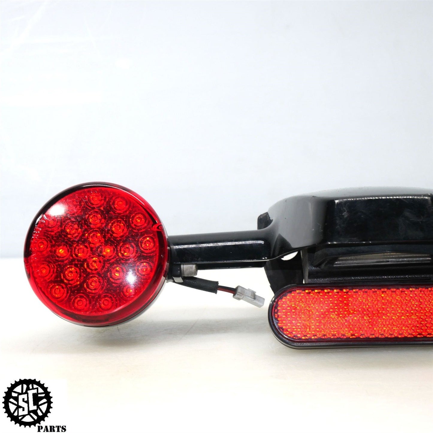 2023 20-24 INDIAN CHALLENGER REAR TURN SIGNAL LIGHT BAR BLACK HD54