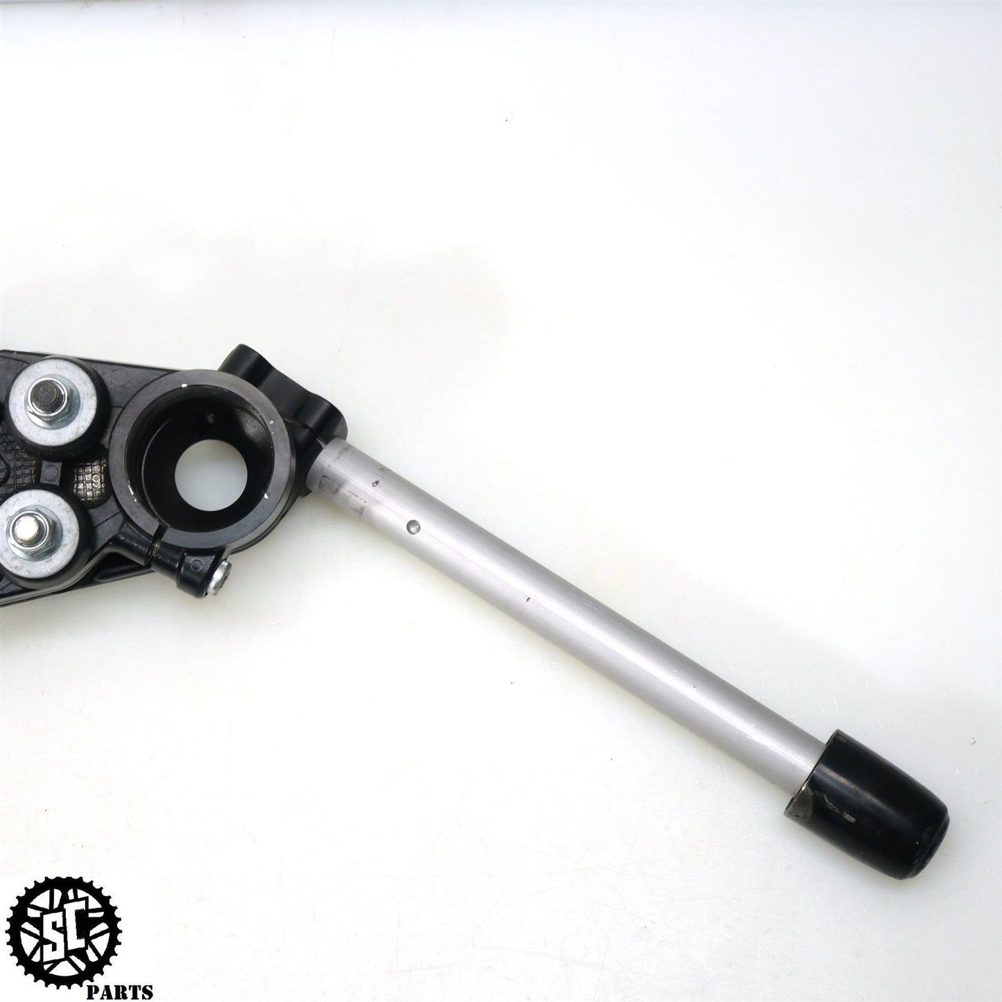 2008 SUZUKI HAYABUSA UPPER TRIPLE TREE FORK CLAMP CLIP ON S34