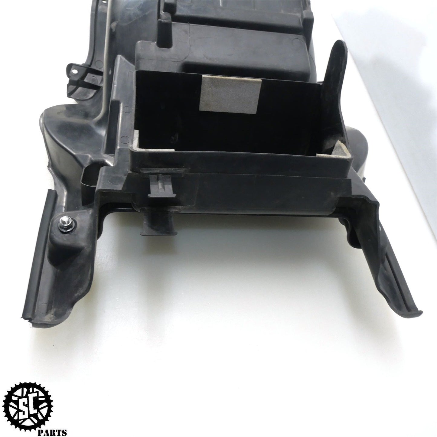 2008 SUZUKI HAYABUSA BATTERY TRAY S34