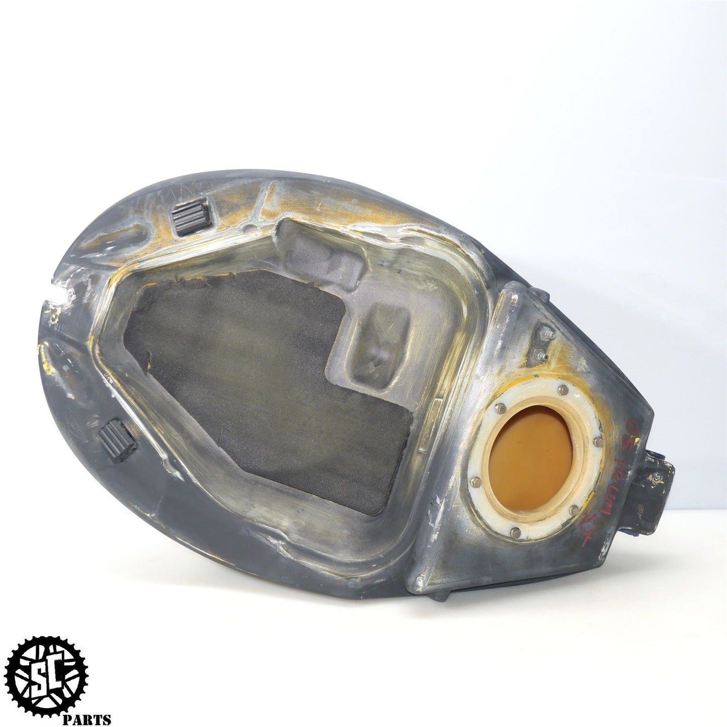 2005-2007 TRIUMPH SPEED TRIPLE 1050 FUEL GAS TANK T33