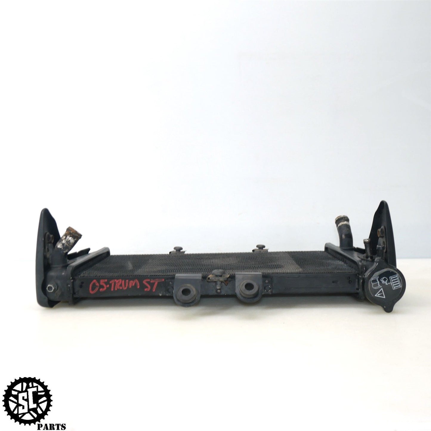 2005 2007 TRIUMPH SPEED TRIPLE 1050 RADIATOR W GUARDS T2100852 T33