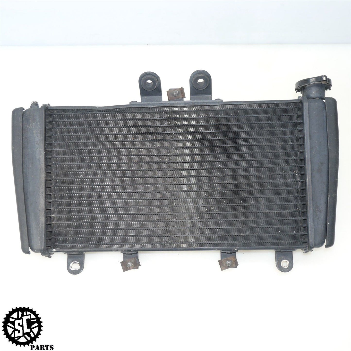 2005 2007 TRIUMPH SPEED TRIPLE 1050 RADIATOR W GUARDS T2100852 T33