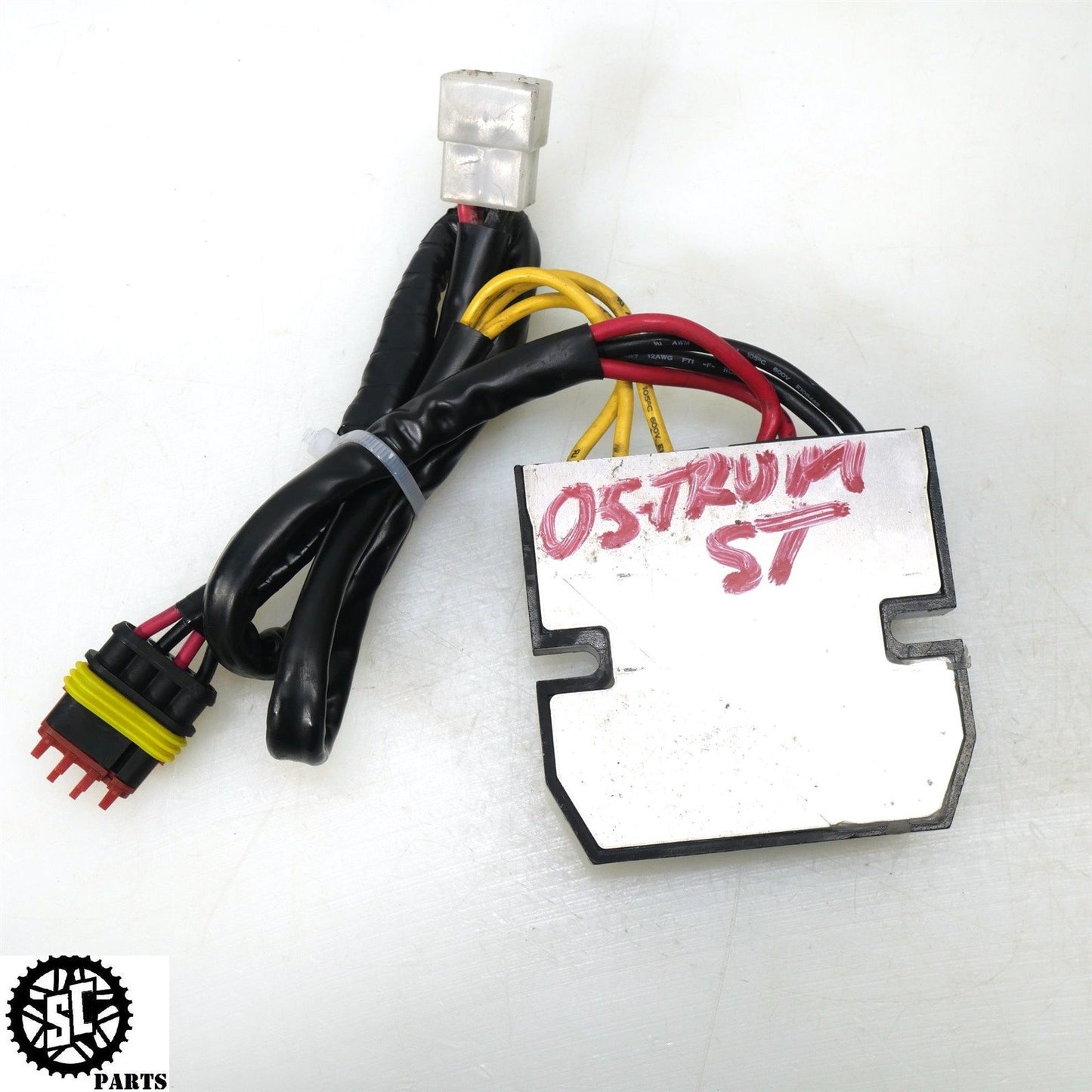 2005-2007 TRIUMPH SPEED TRIPLE 1050 RECTIFIER VOLTAGE REGULATOR REGULATOR T33