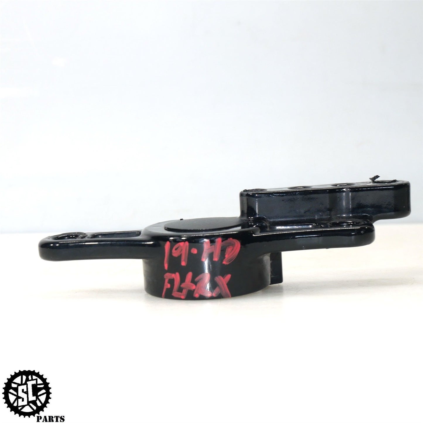 2019 HARLEY DAVIDSON ROAD GLIDE REAR SWINGARM ENGIN FRAME BRACKET HD56