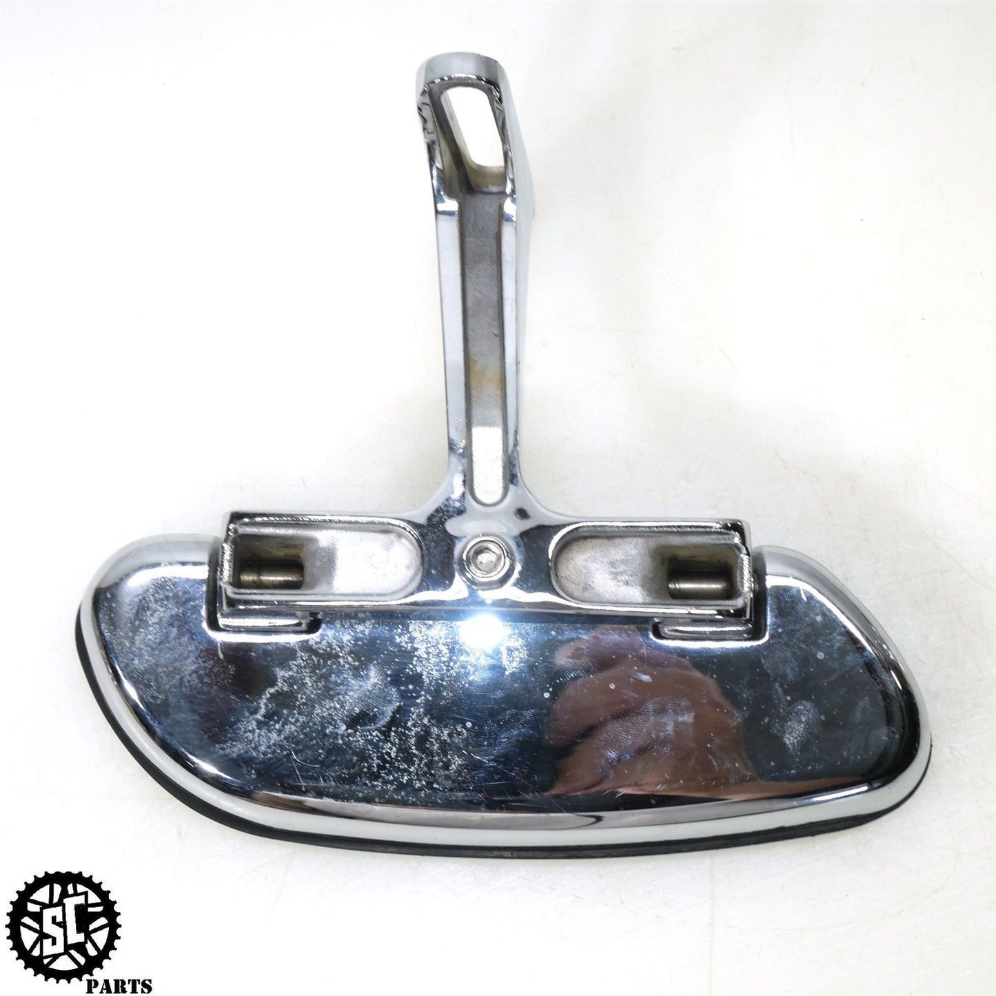 2019 HARLEY DAVIDSON ROAD GLIDE REAR PASSENGER FLOORBOARD BRACKET CHROME HD56