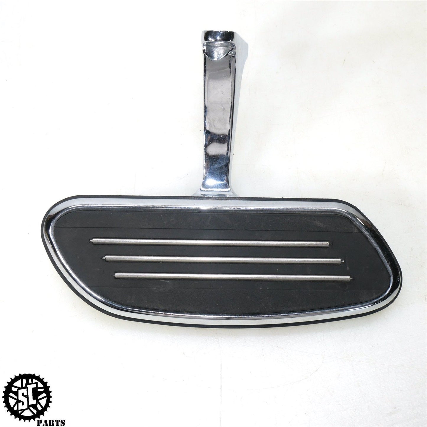 2019 HARLEY DAVIDSON ROAD GLIDE REAR PASSENGER FLOORBOARD BRACKET CHROME HD56